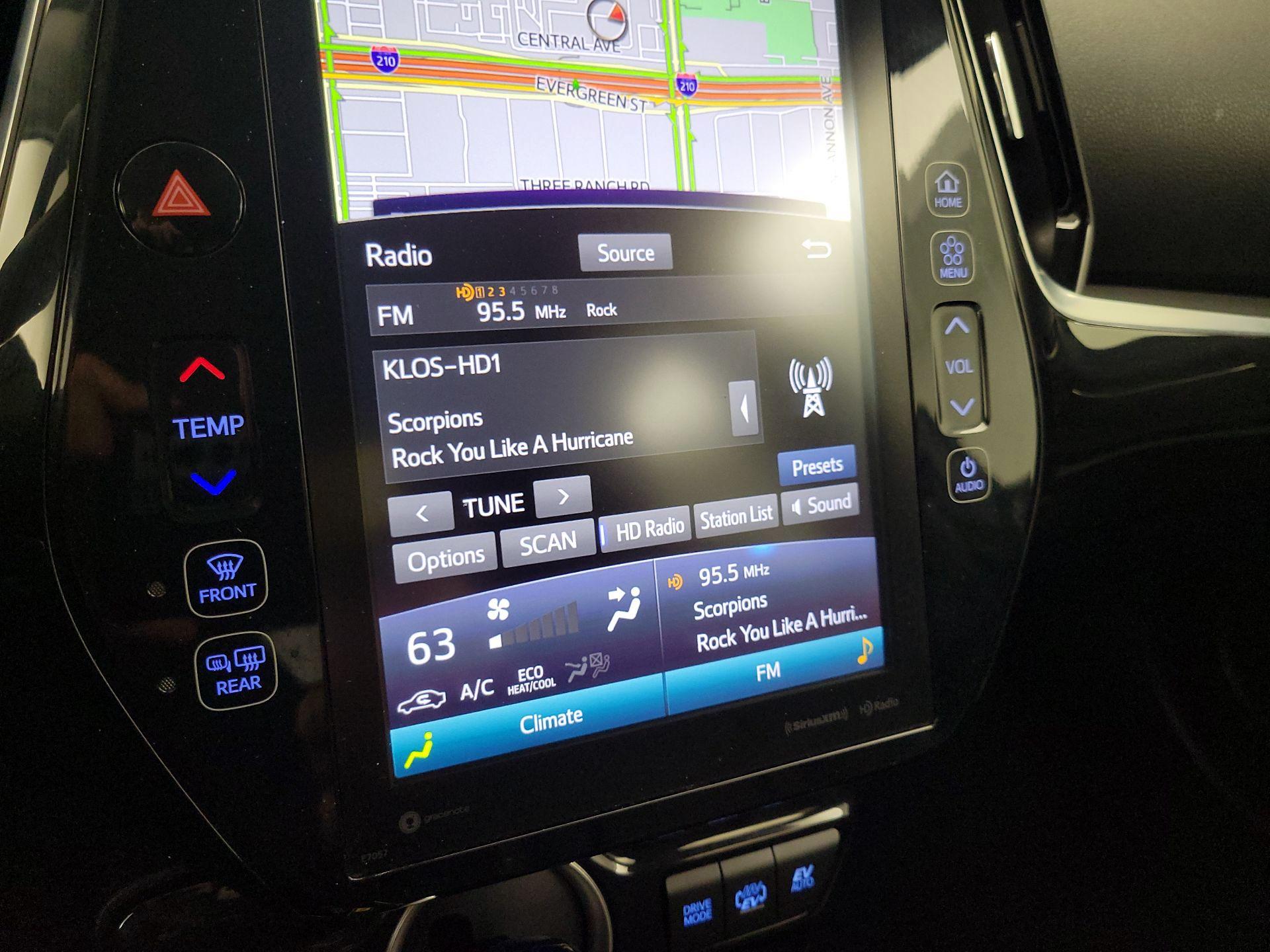 Thumbnail: 2021 Toyota Prius Prime - 16