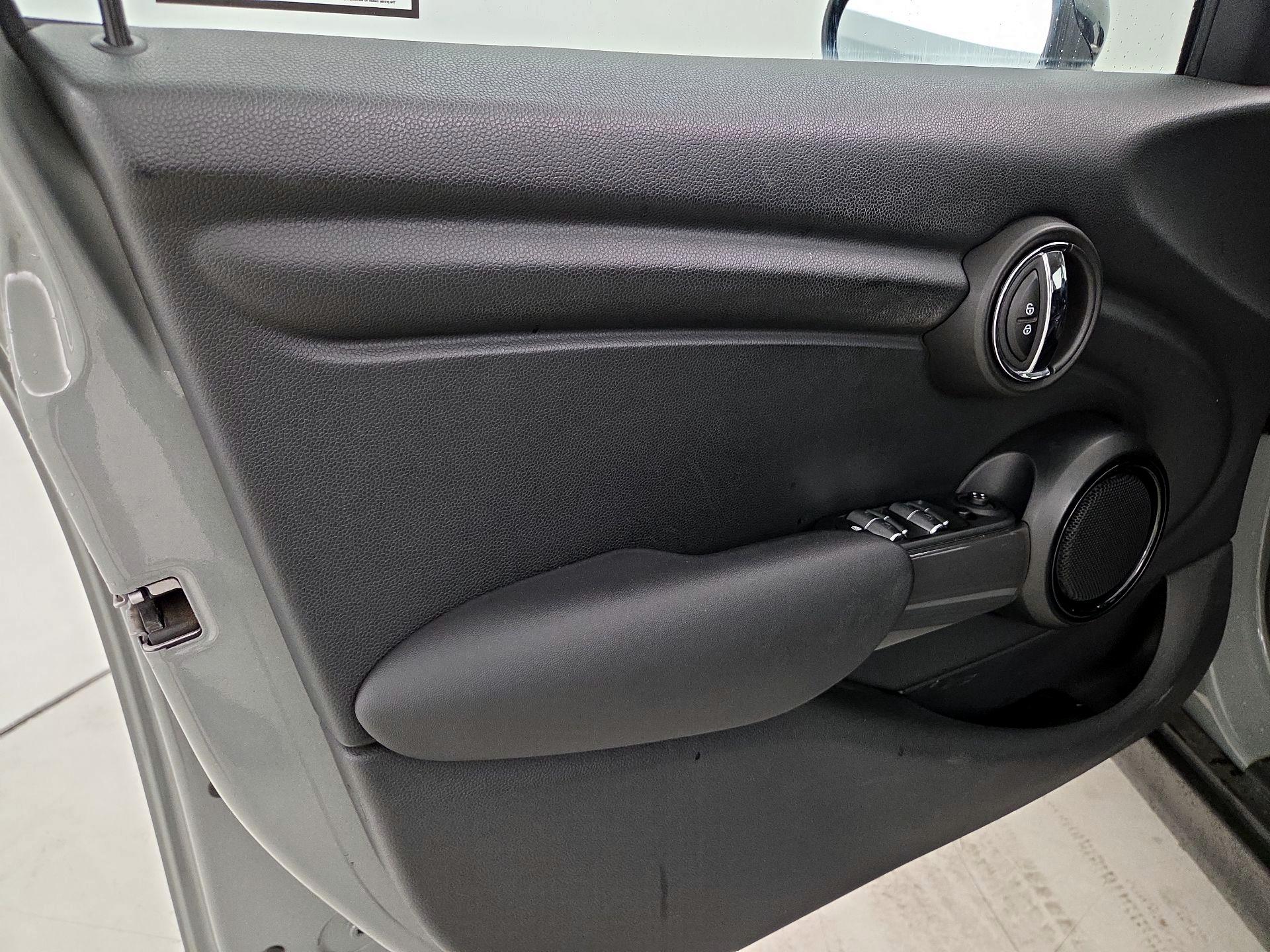 Thumbnail: 2018 MINI Cooper Hardtop - 12