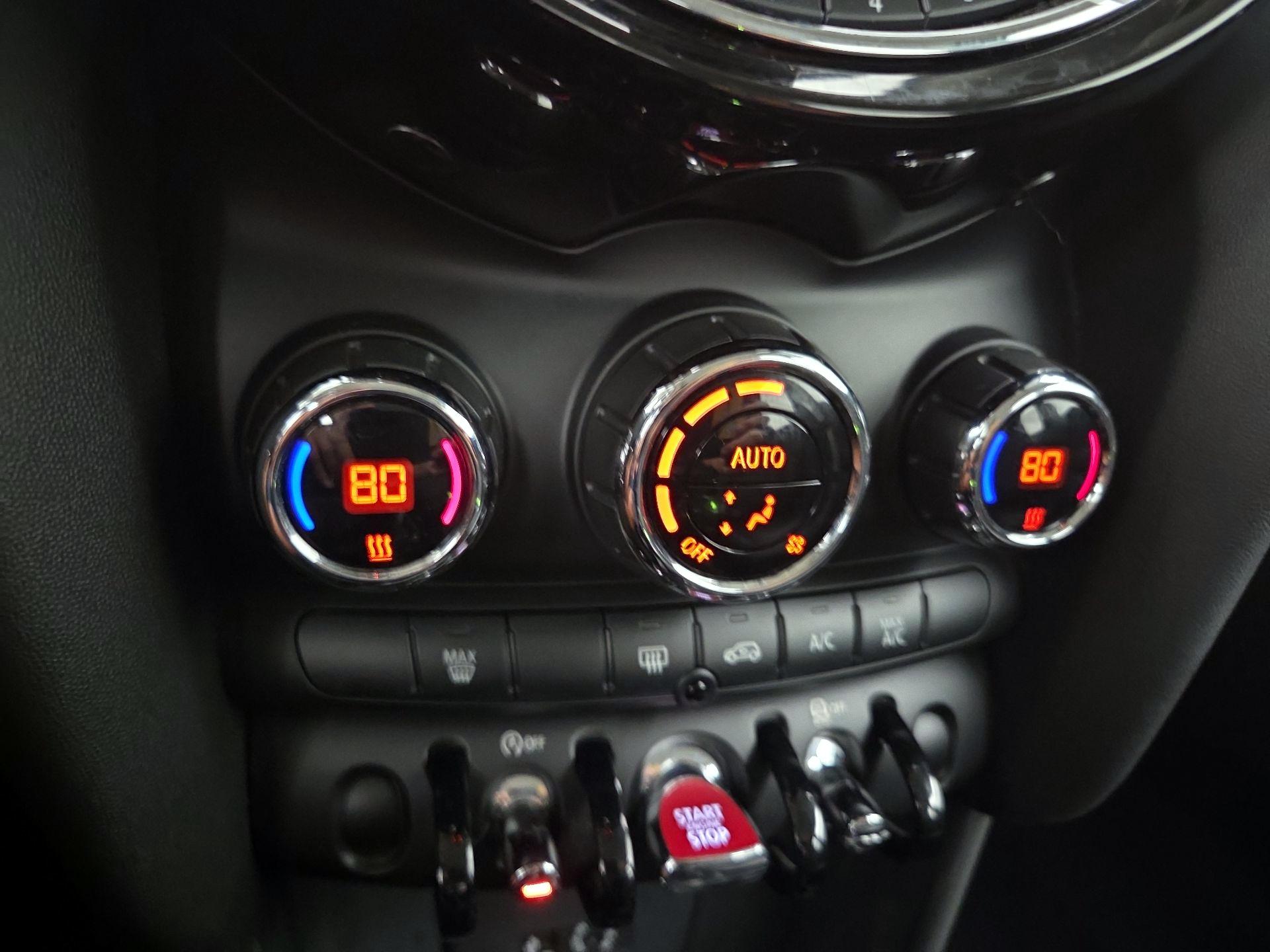 Thumbnail: 2018 MINI Cooper Hardtop - 16