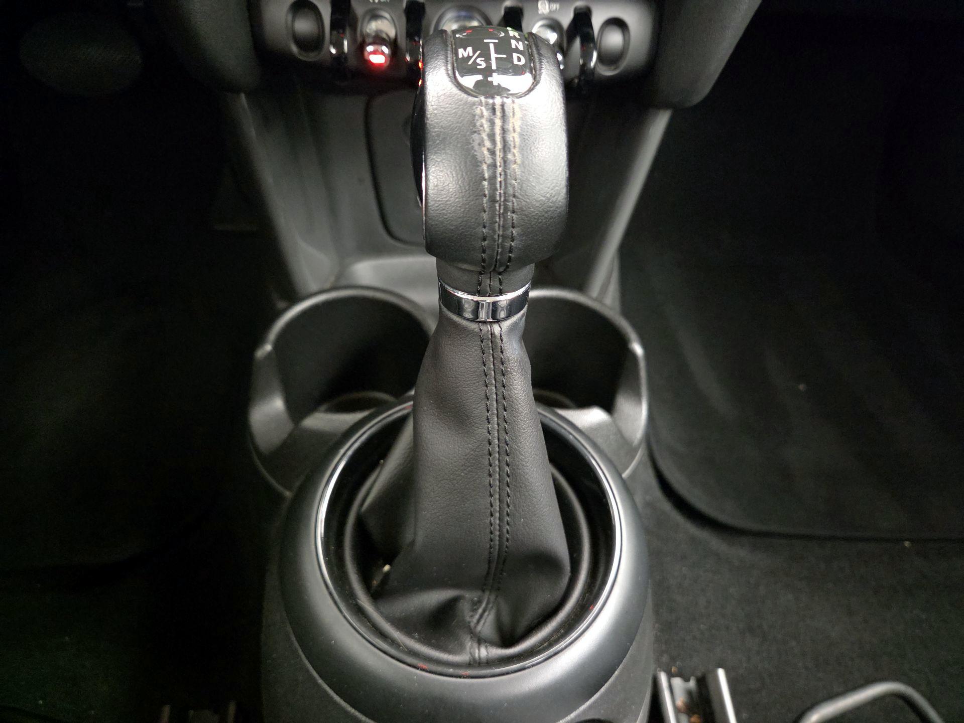 Thumbnail: 2018 MINI Cooper Hardtop - 17