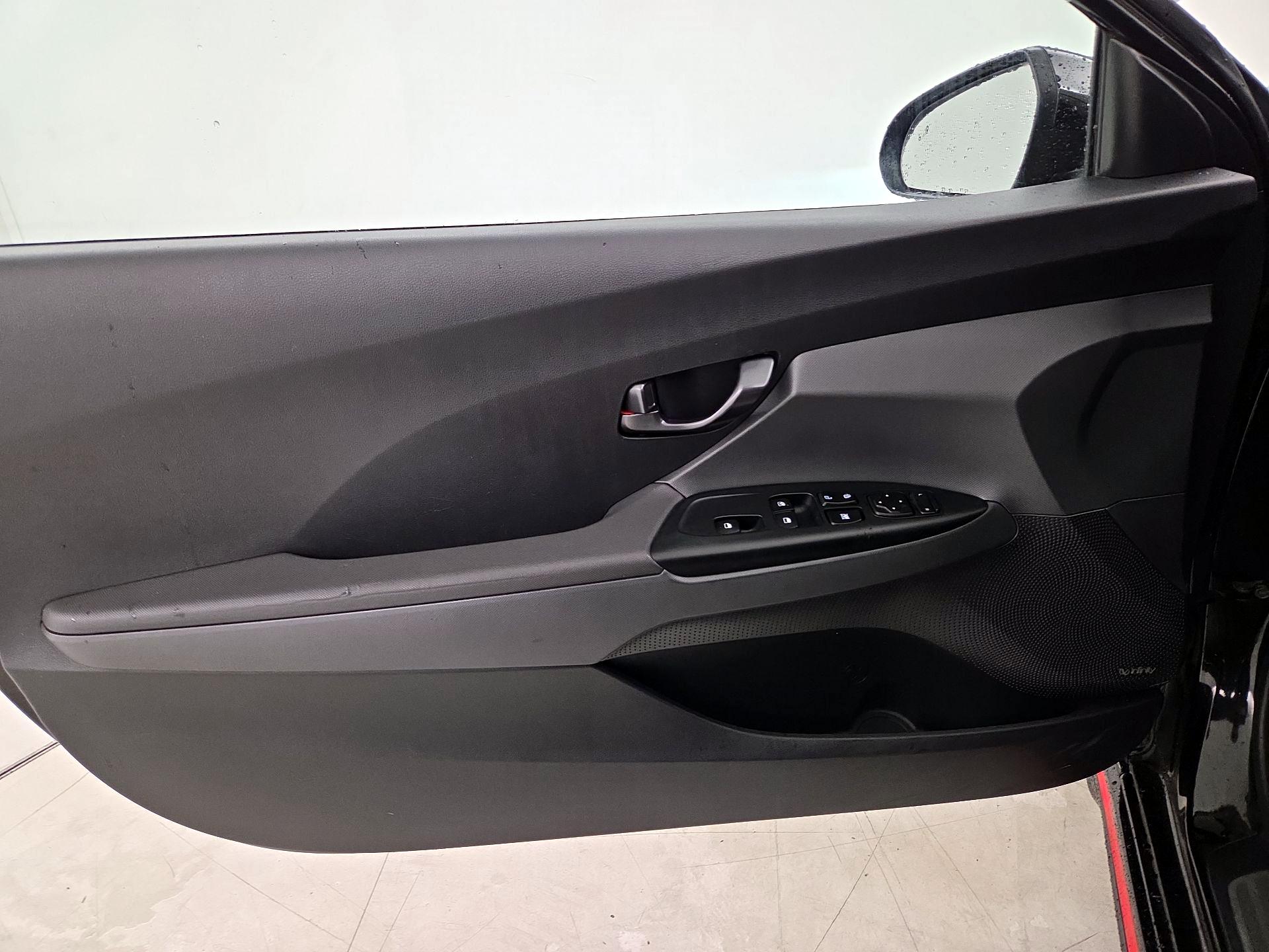 Thumbnail: 2022 Hyundai Veloster - 12