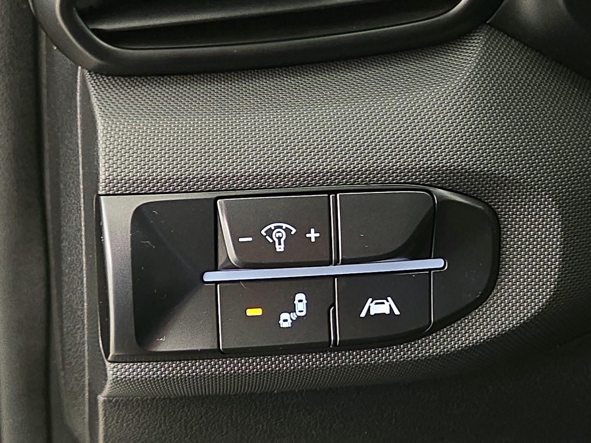 Thumbnail: 2022 Hyundai Veloster - 13