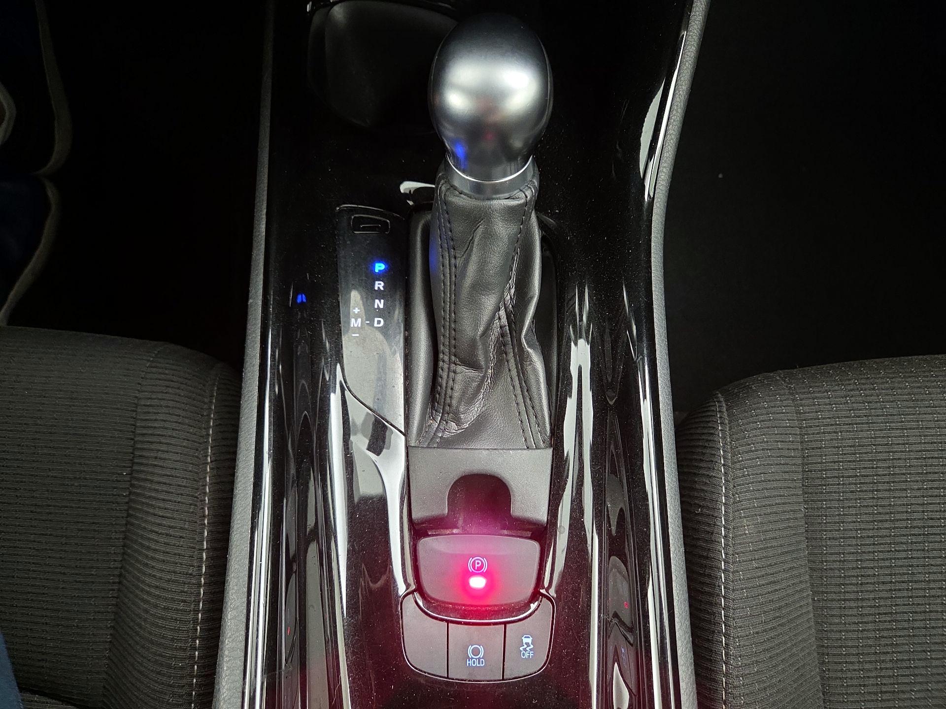 Thumbnail: 2019 Toyota C-HR - 17