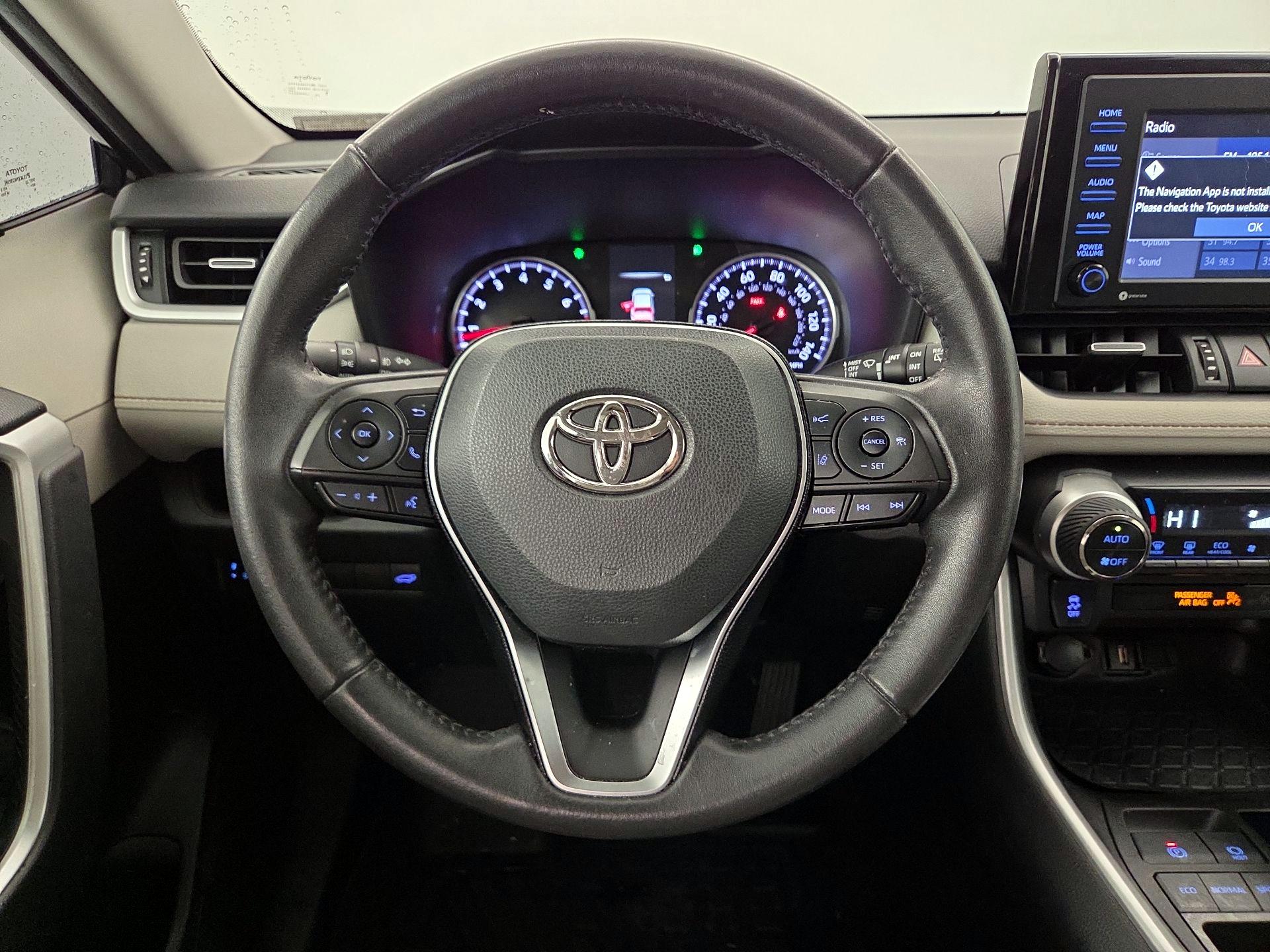 Thumbnail: 2021 Toyota RAV4 - 10