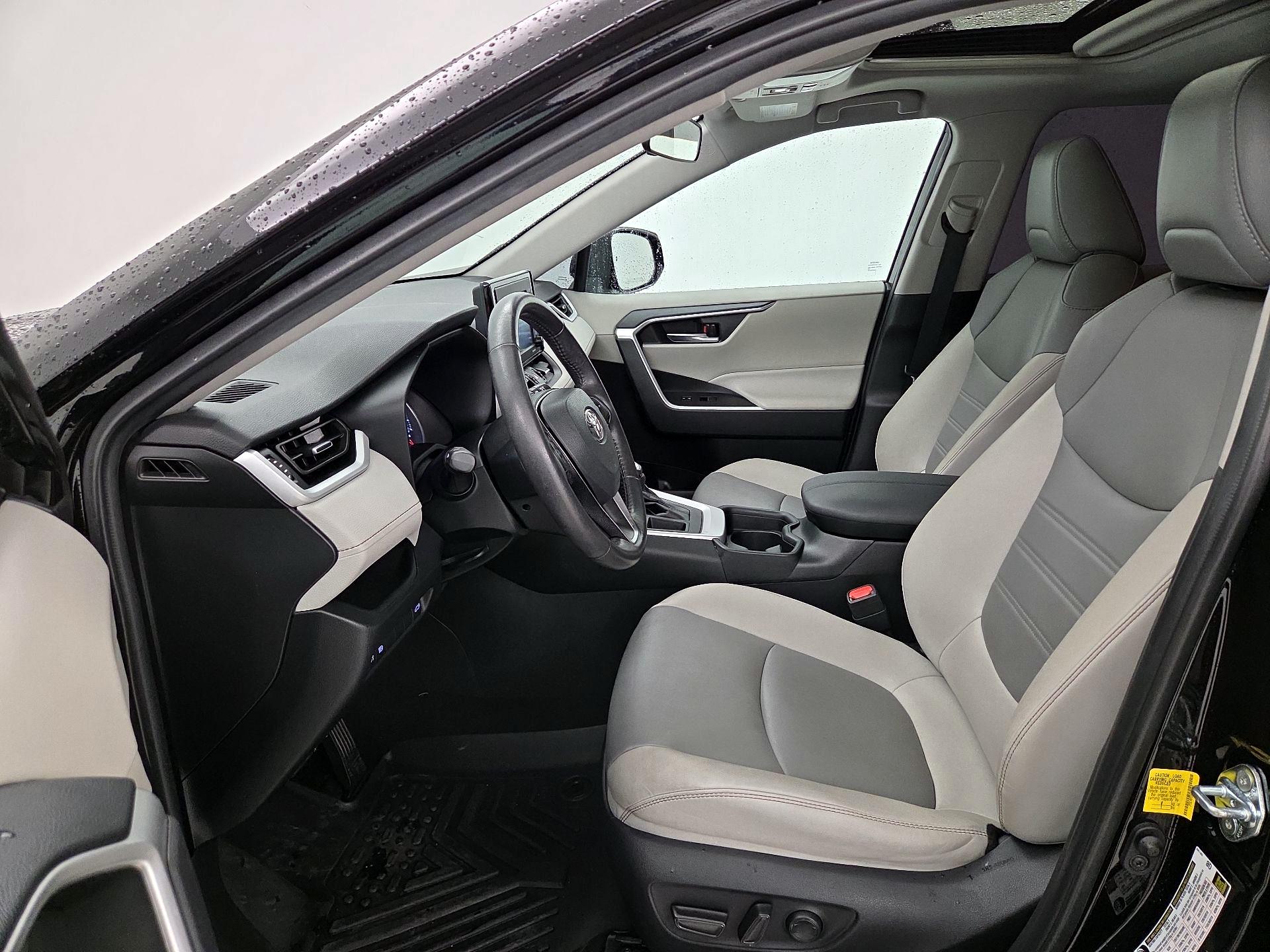 Thumbnail: 2021 Toyota RAV4 - 11