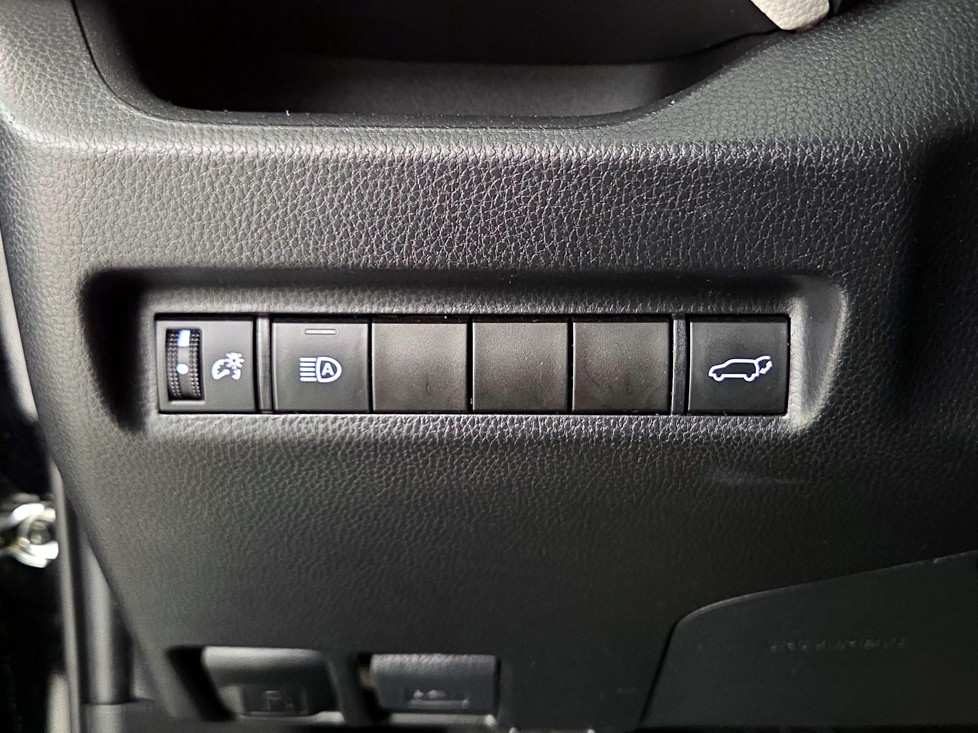 Thumbnail: 2021 Toyota RAV4 - 13