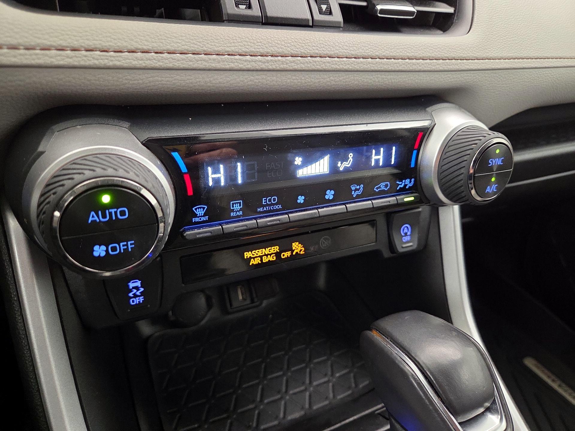 Thumbnail: 2021 Toyota RAV4 - 16