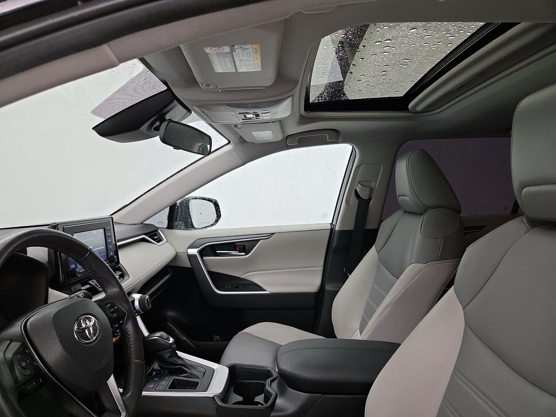 Thumbnail: 2021 Toyota RAV4 - 19