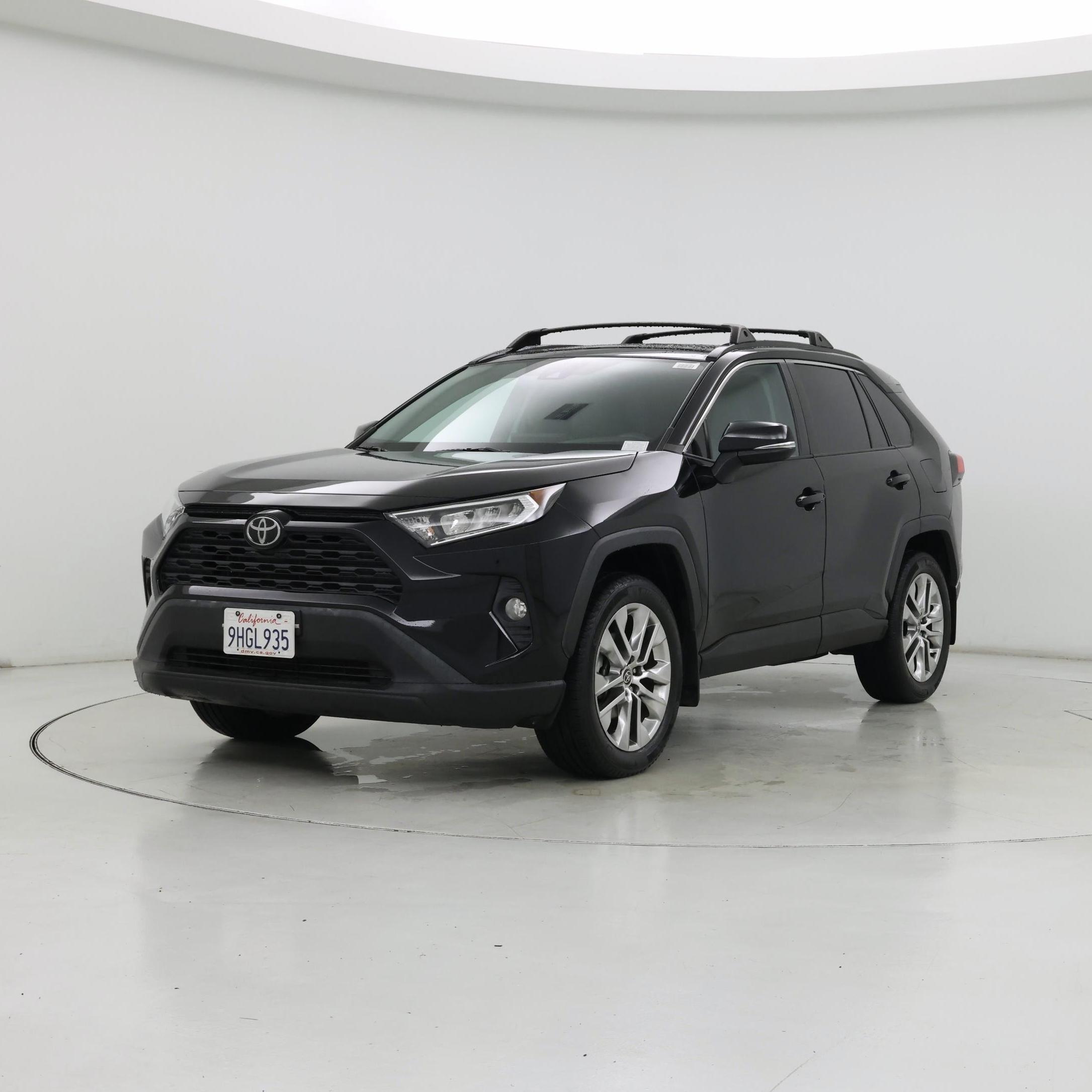 Thumbnail: 2021 Toyota RAV4 - 4