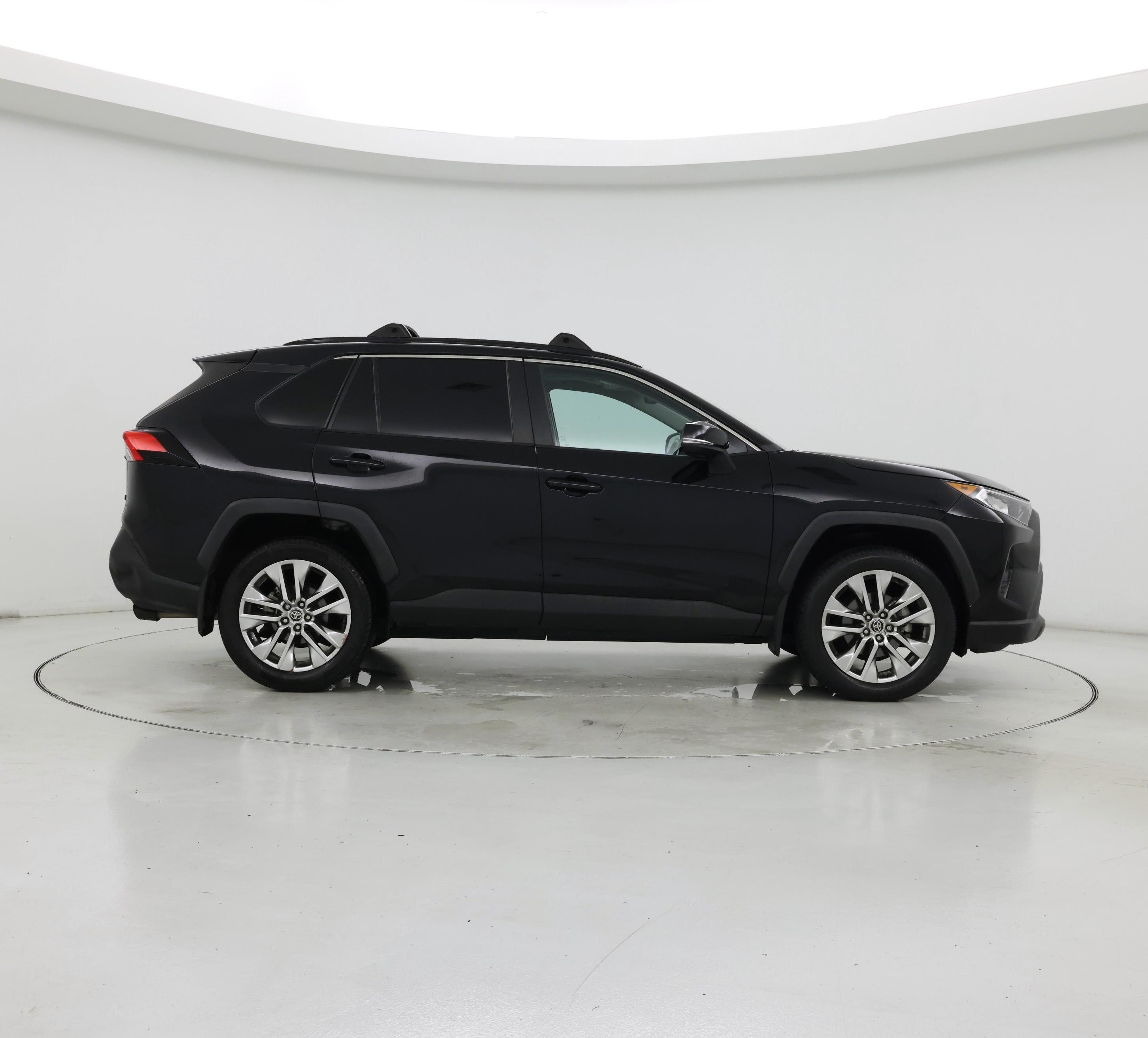 Thumbnail: 2021 Toyota RAV4 - 7