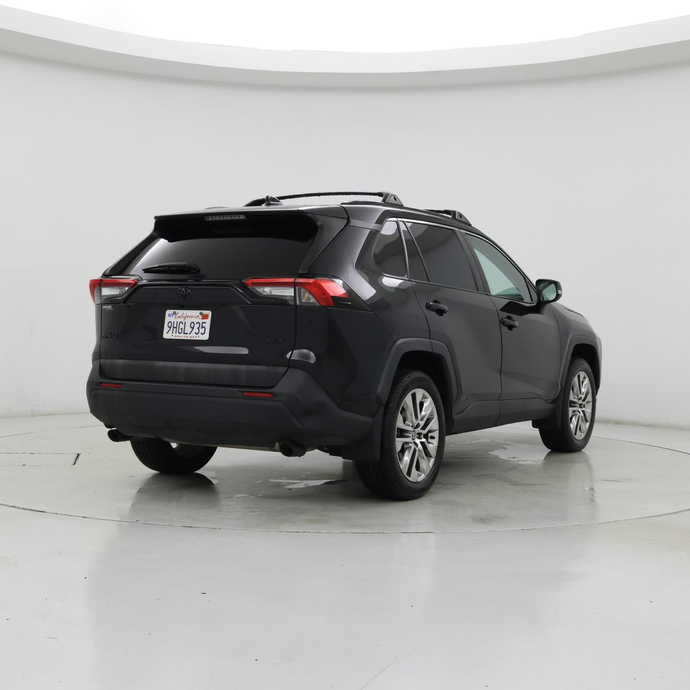 Thumbnail: 2021 Toyota RAV4 - 8