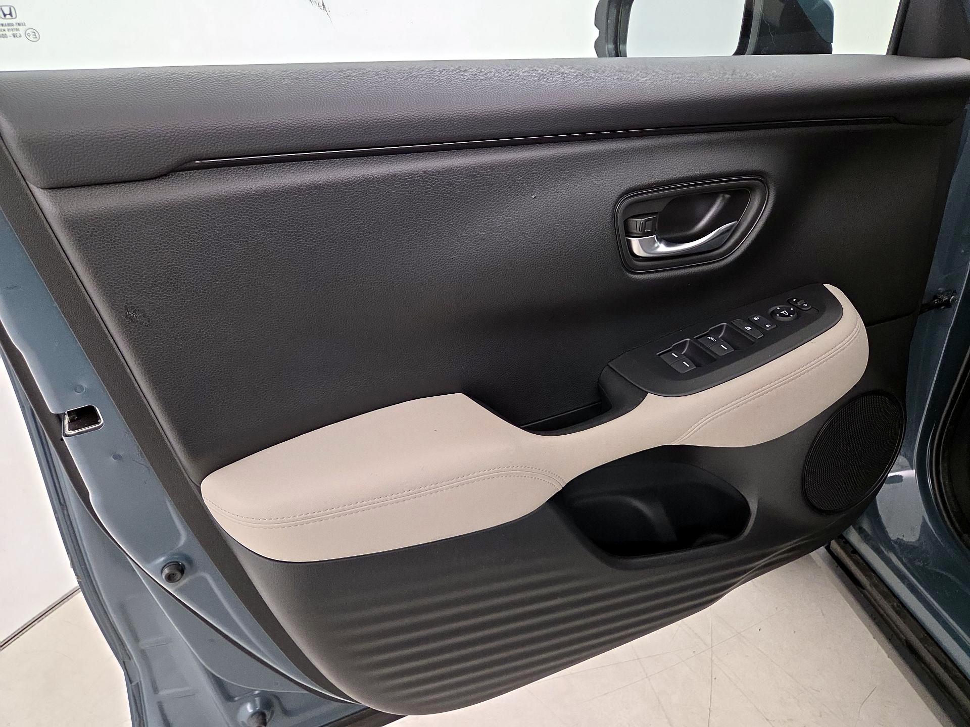 Thumbnail: 2025 Honda HR-V - 12