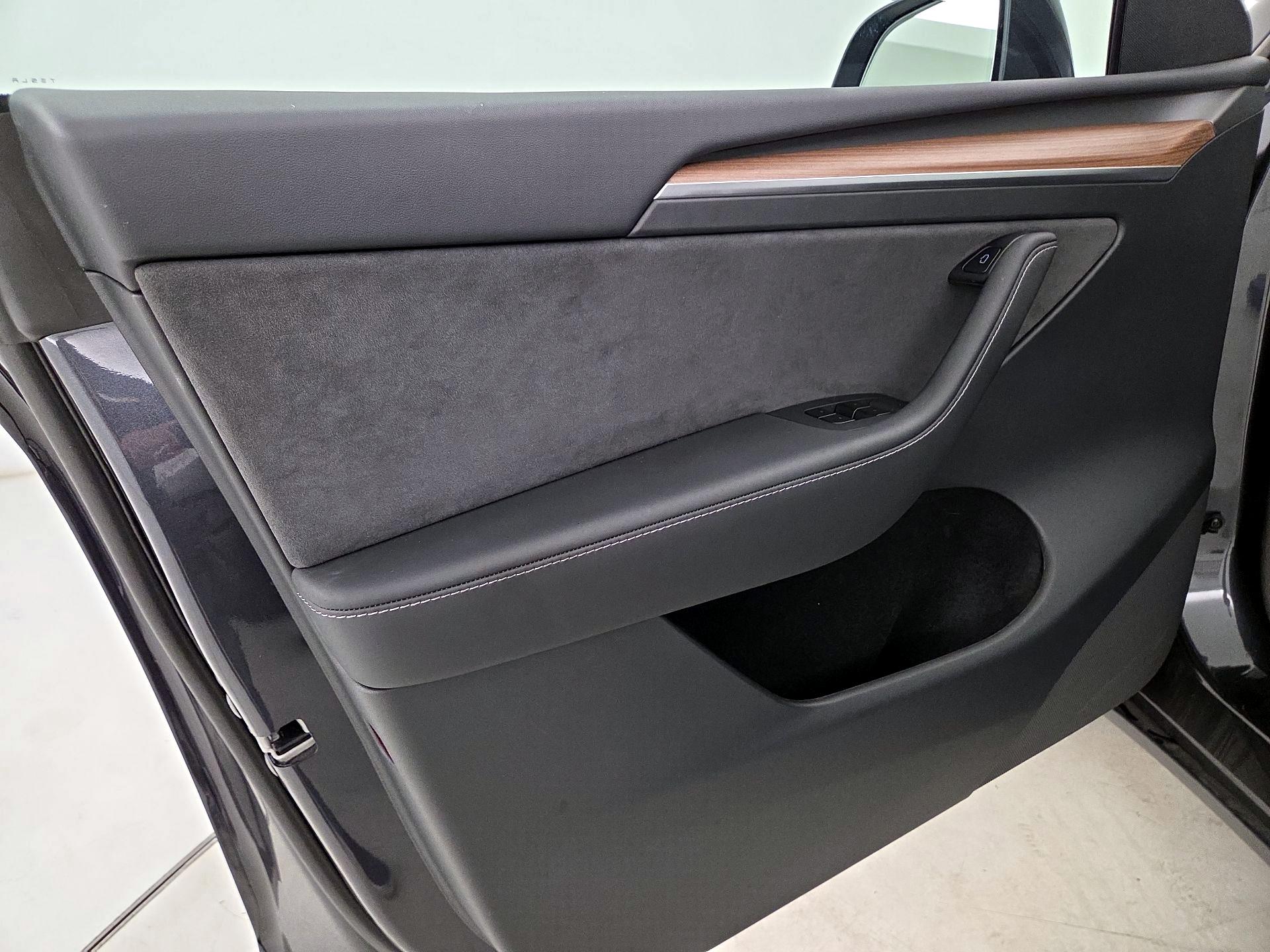 Thumbnail: 2025 Tesla Model Y - 12