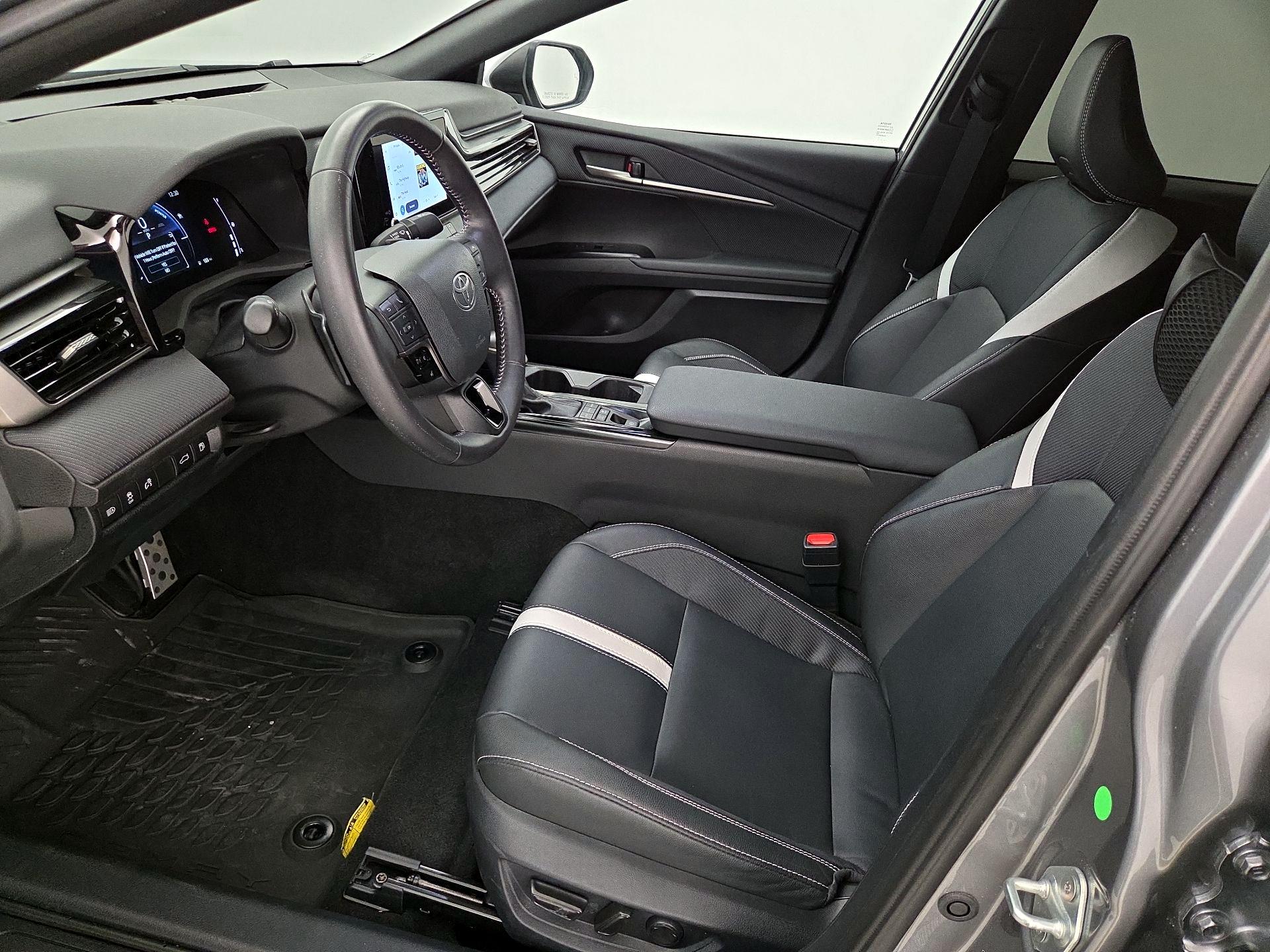 Thumbnail: 2025 Toyota Camry - 11