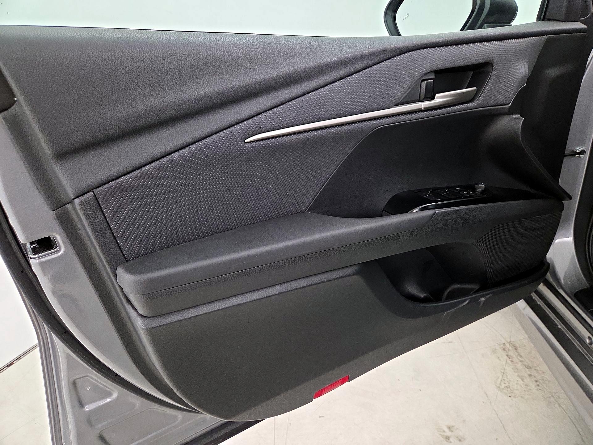 Thumbnail: 2025 Toyota Camry - 12