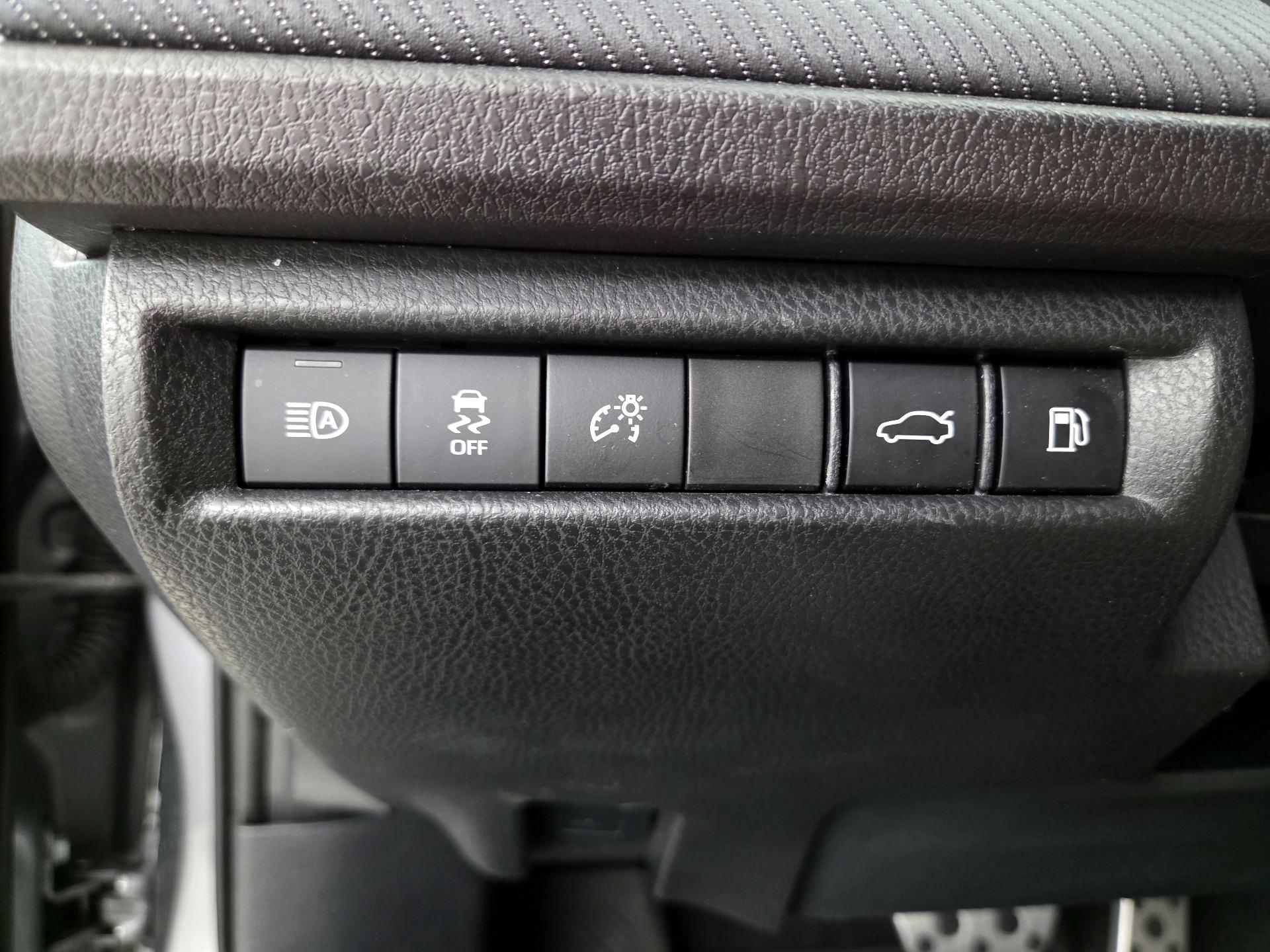 Thumbnail: 2025 Toyota Camry - 13