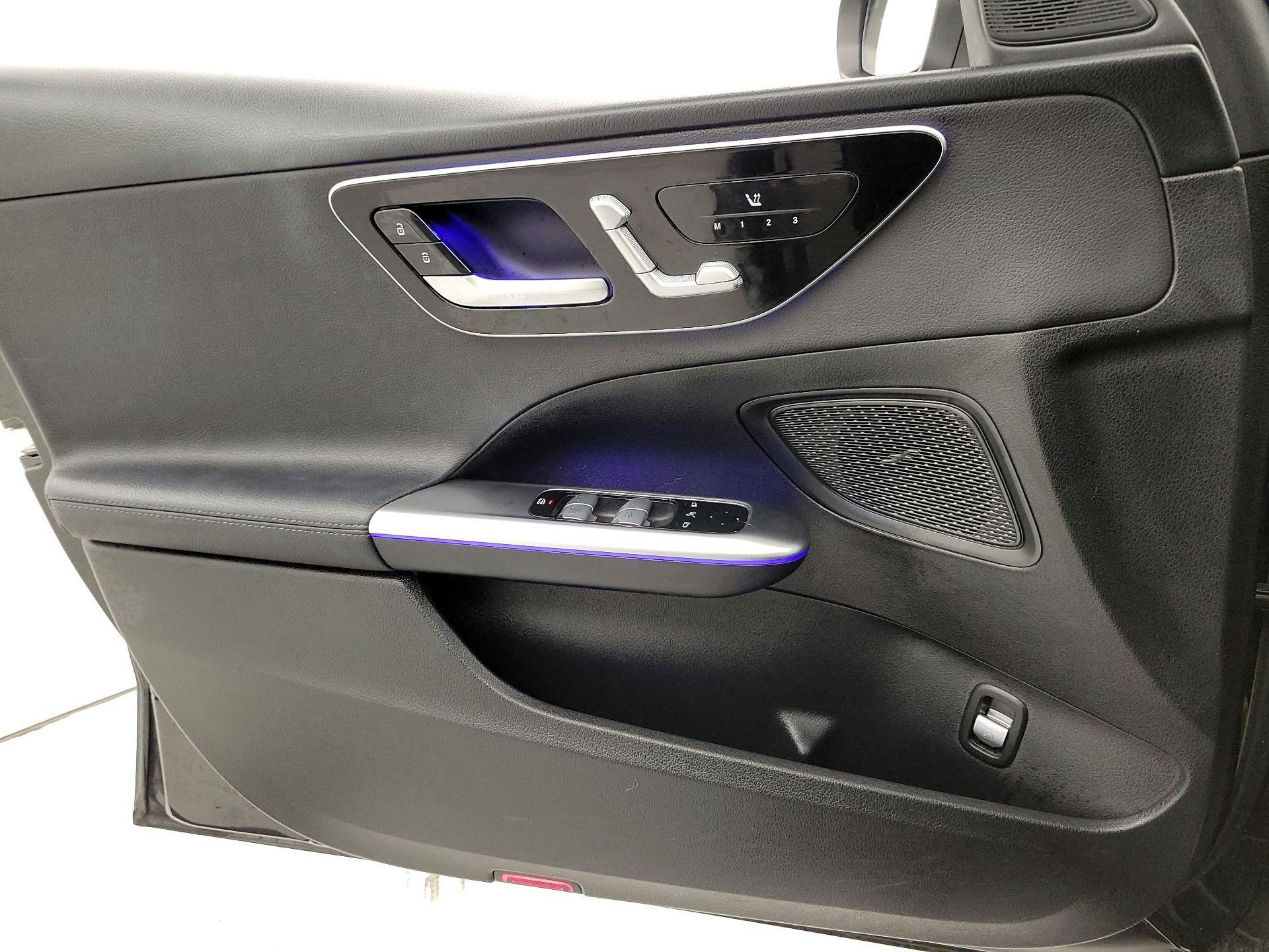 Thumbnail: 2023 Mercedes-Benz C-Class - 12