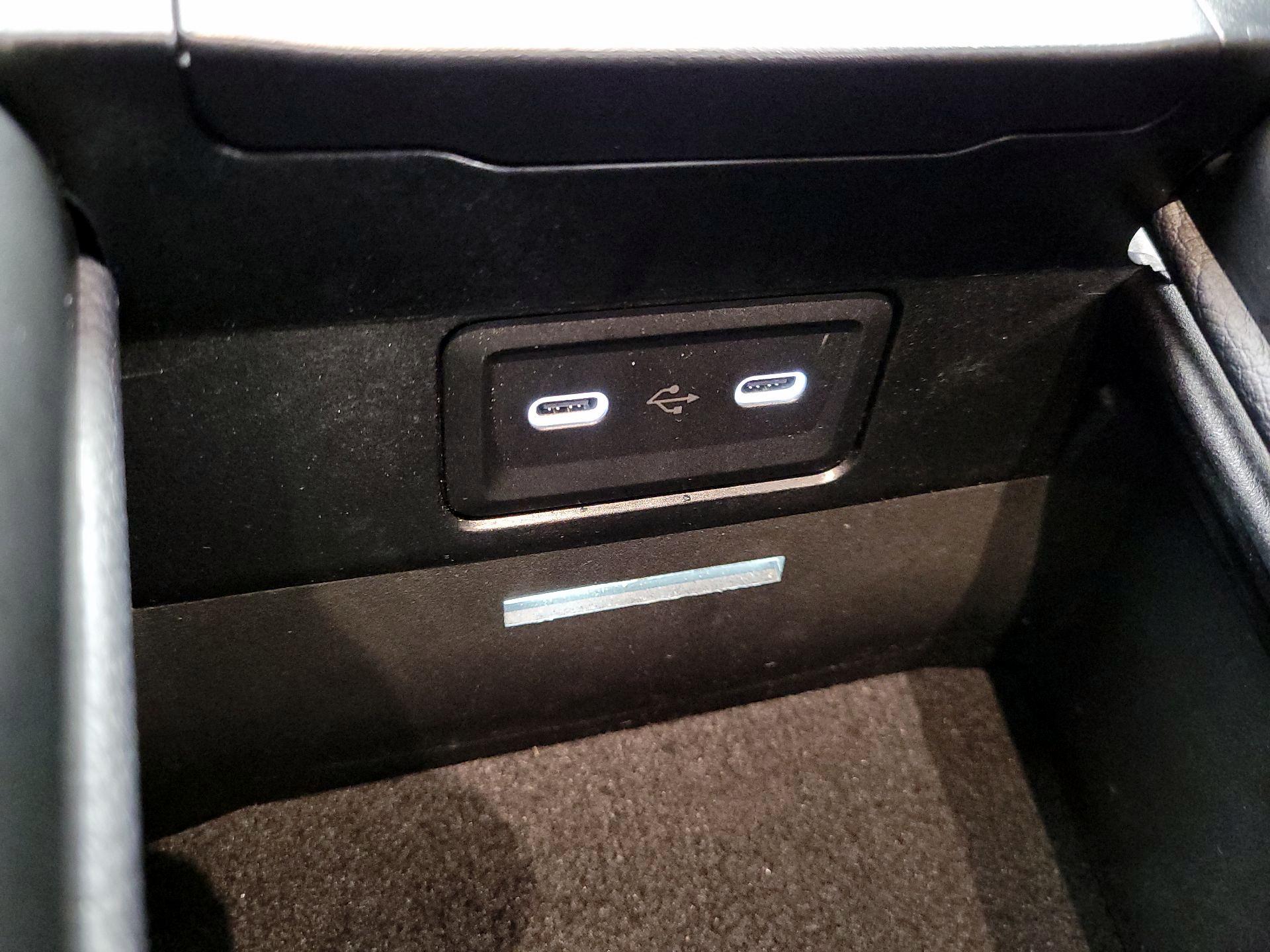 Thumbnail: 2023 Mercedes-Benz C-Class - 18