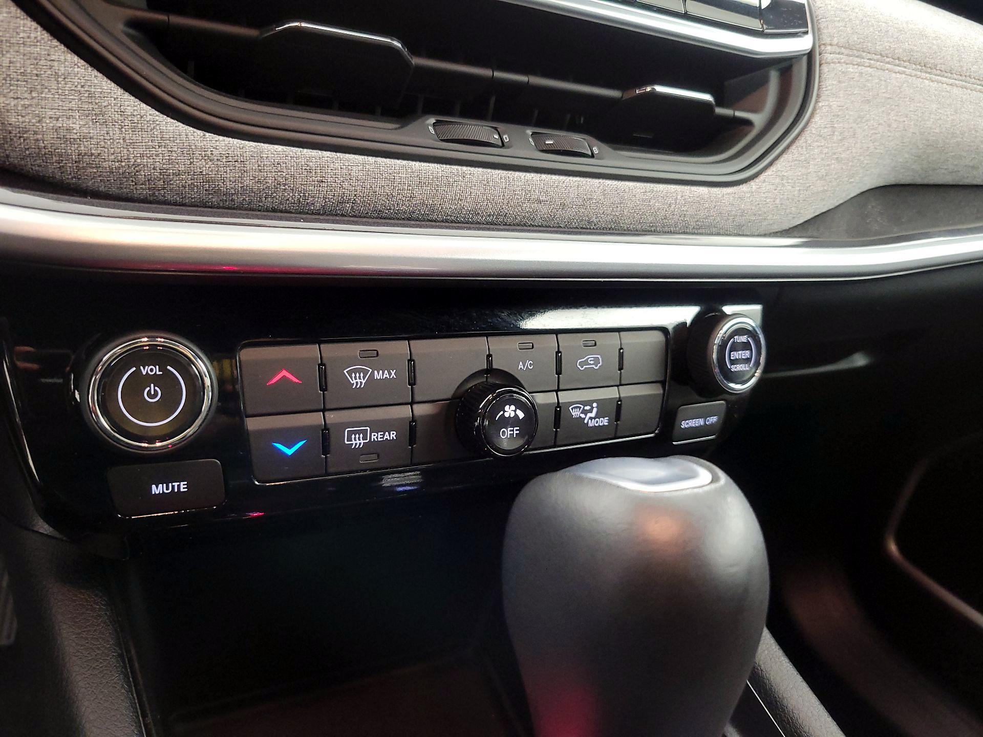 Thumbnail: 2023 Jeep Compass - 16