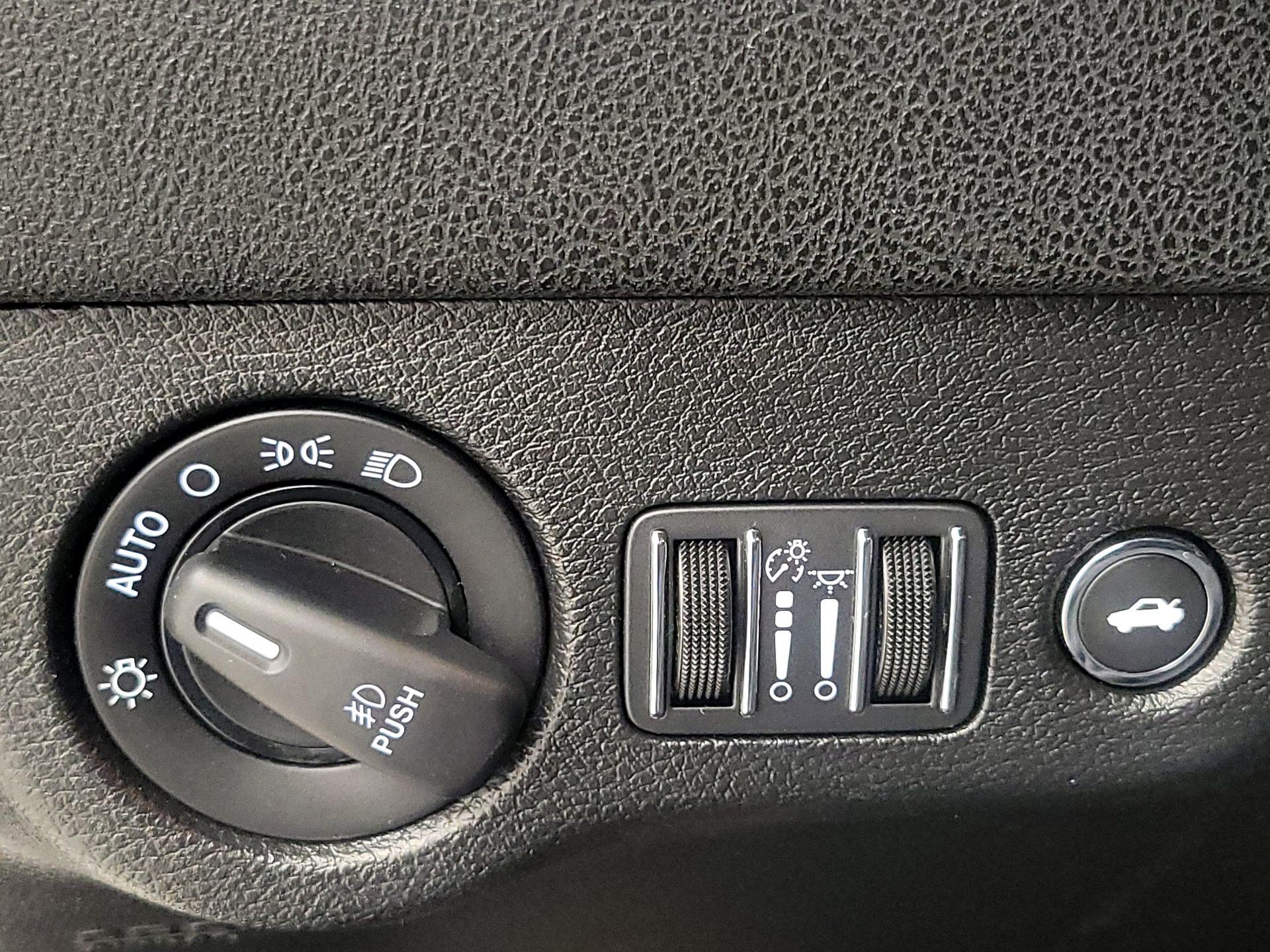 Thumbnail: 2021 Dodge Charger - 13