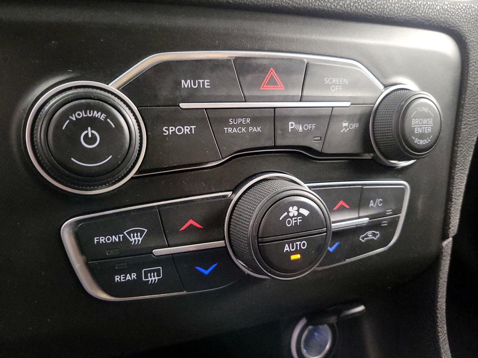 Thumbnail: 2021 Dodge Charger - 16