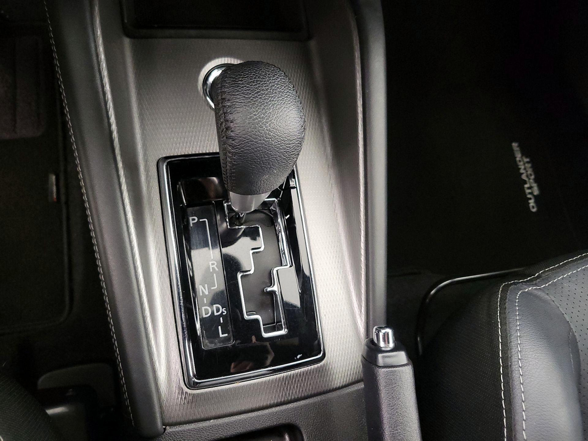 Thumbnail: 2023 Mitsubishi Outlander Sport - 17