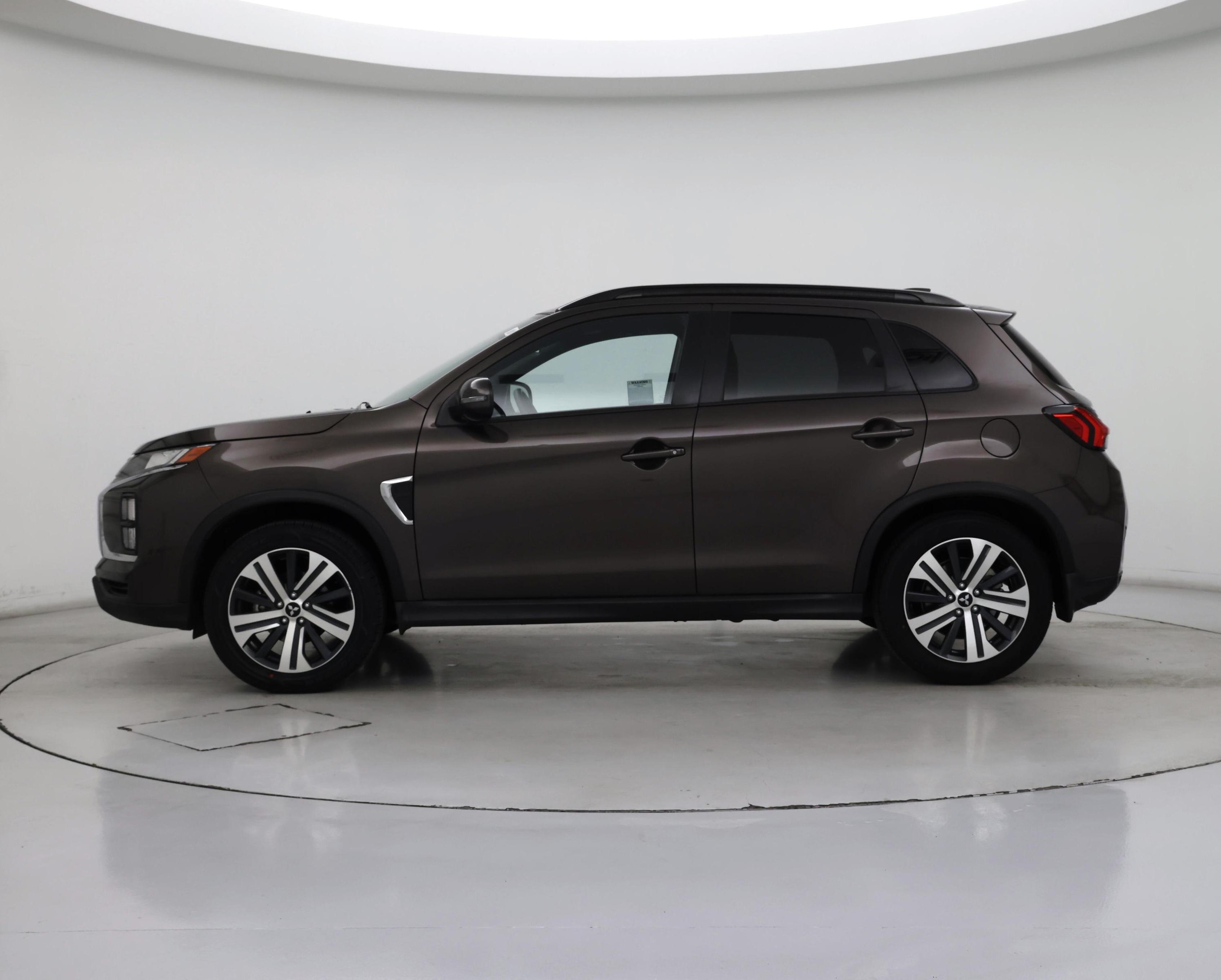 Thumbnail: 2023 Mitsubishi Outlander Sport - 3