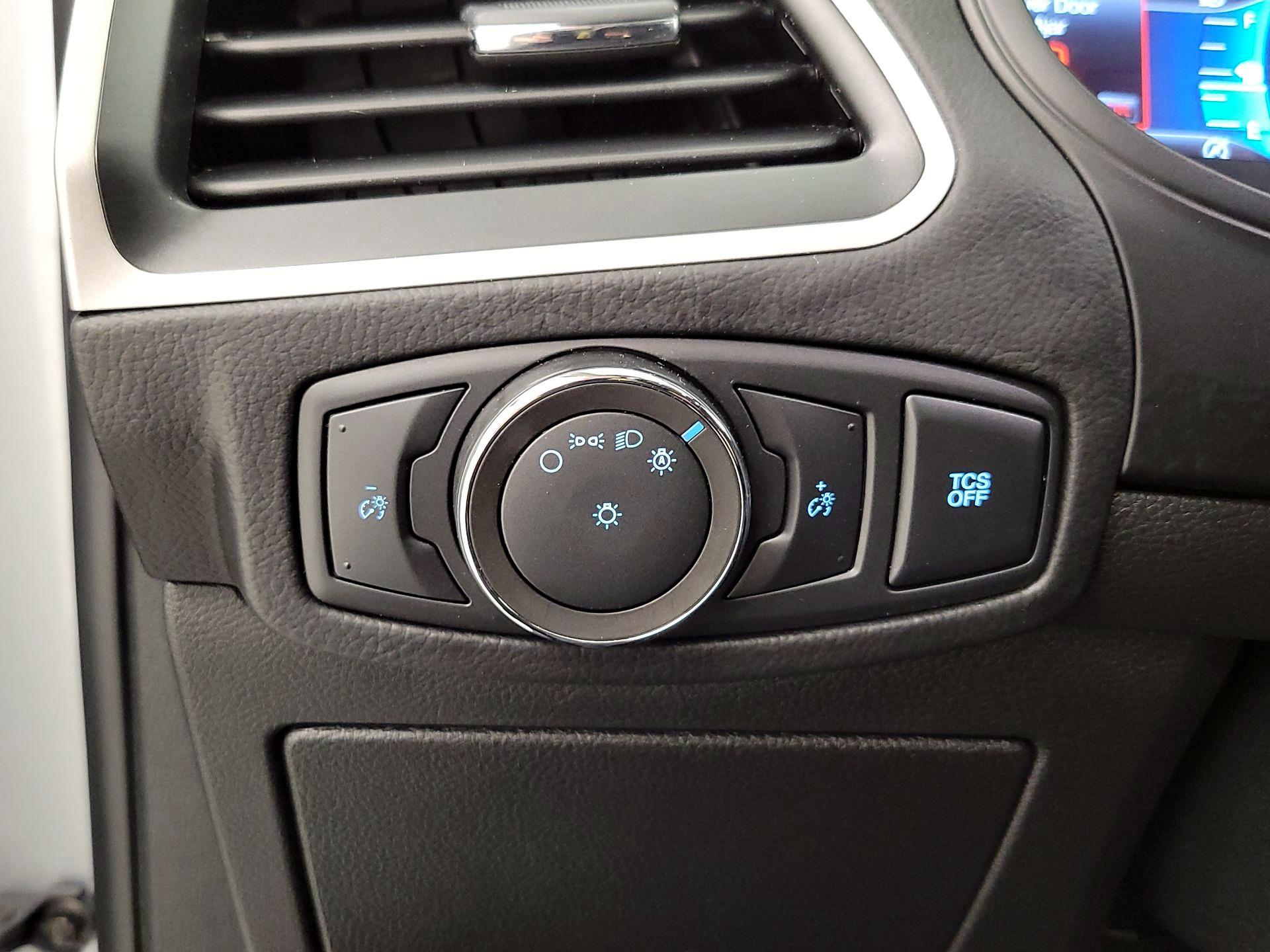 Thumbnail: 2022 Ford Edge - 13