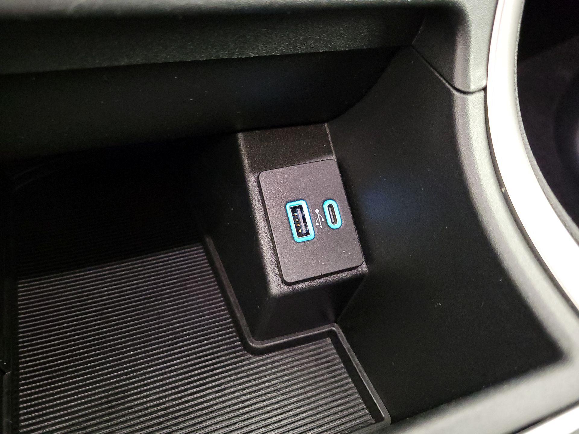 Thumbnail: 2022 Ford Edge - 18