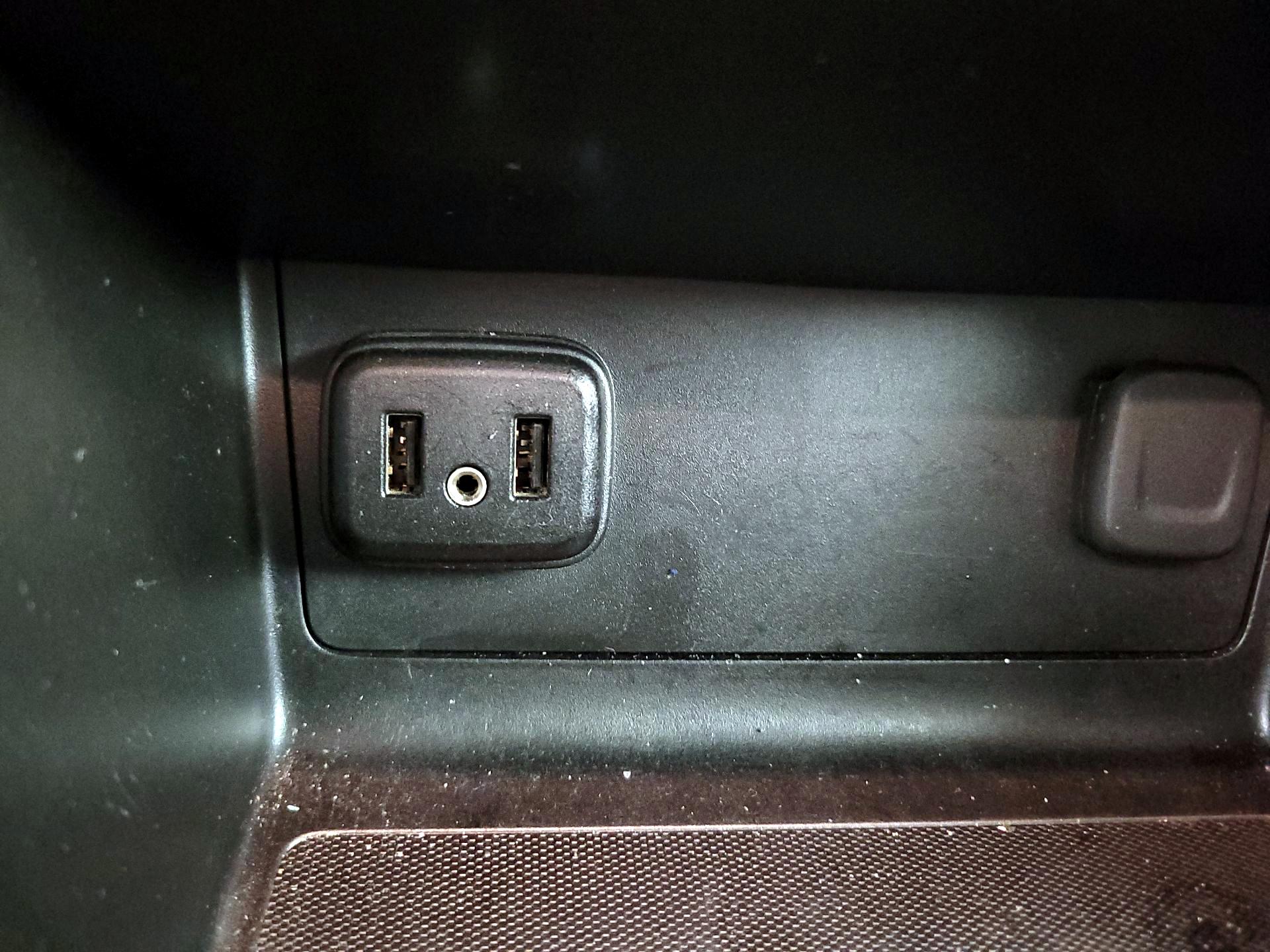 Thumbnail: 2021 Chevrolet Colorado - 18