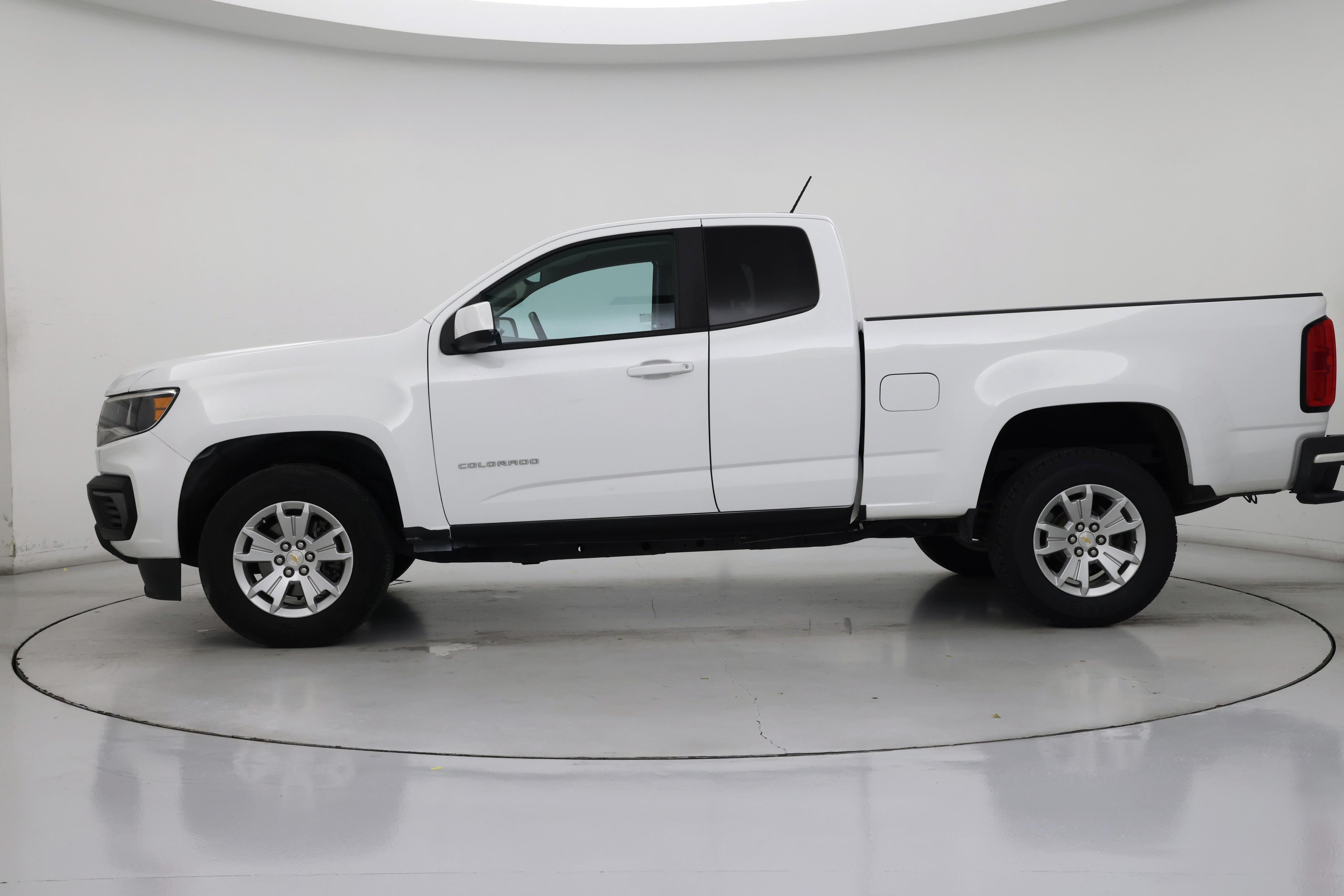 Thumbnail: 2021 Chevrolet Colorado - 3