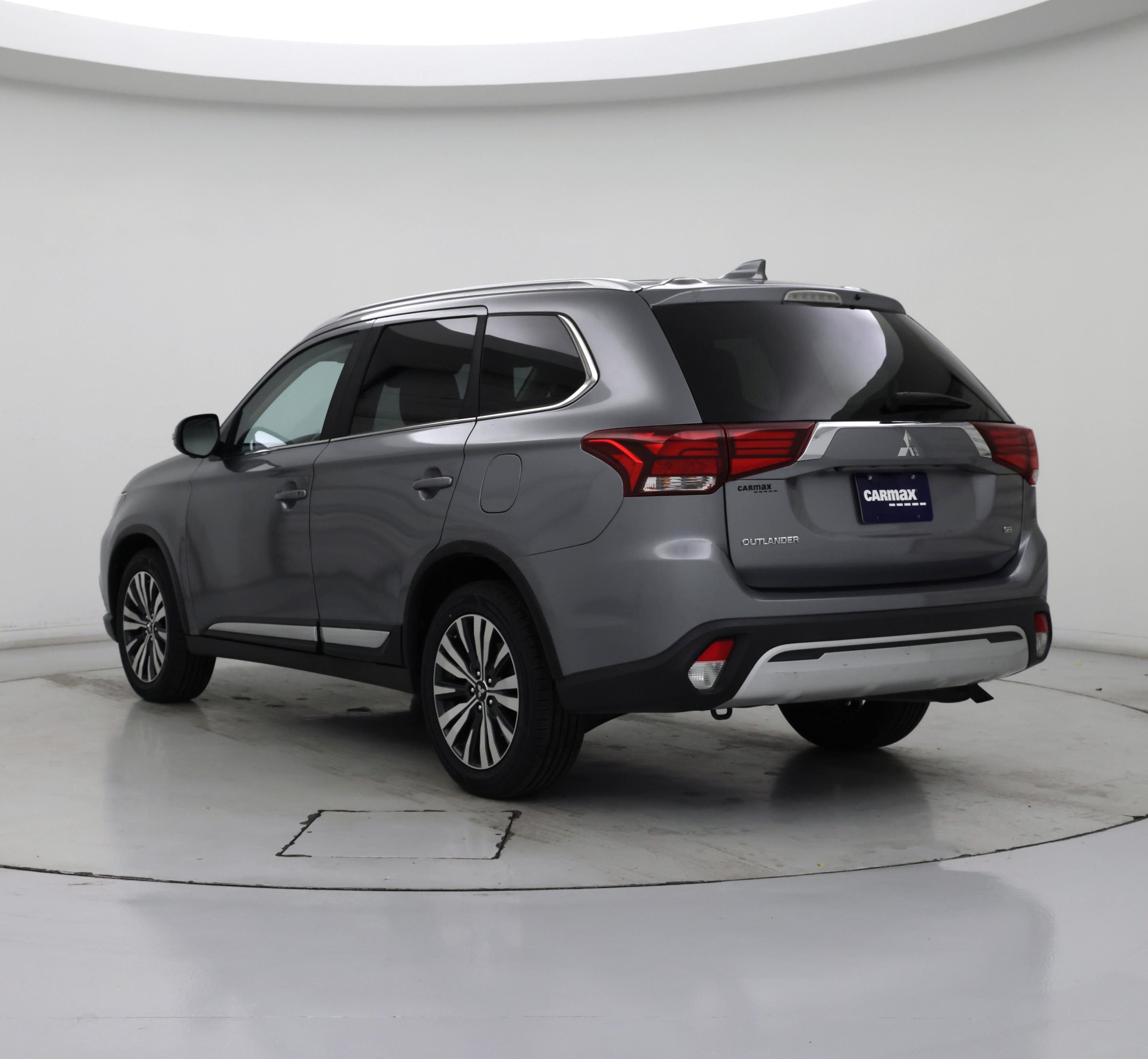 Thumbnail: 2020 Mitsubishi Outlander - 2