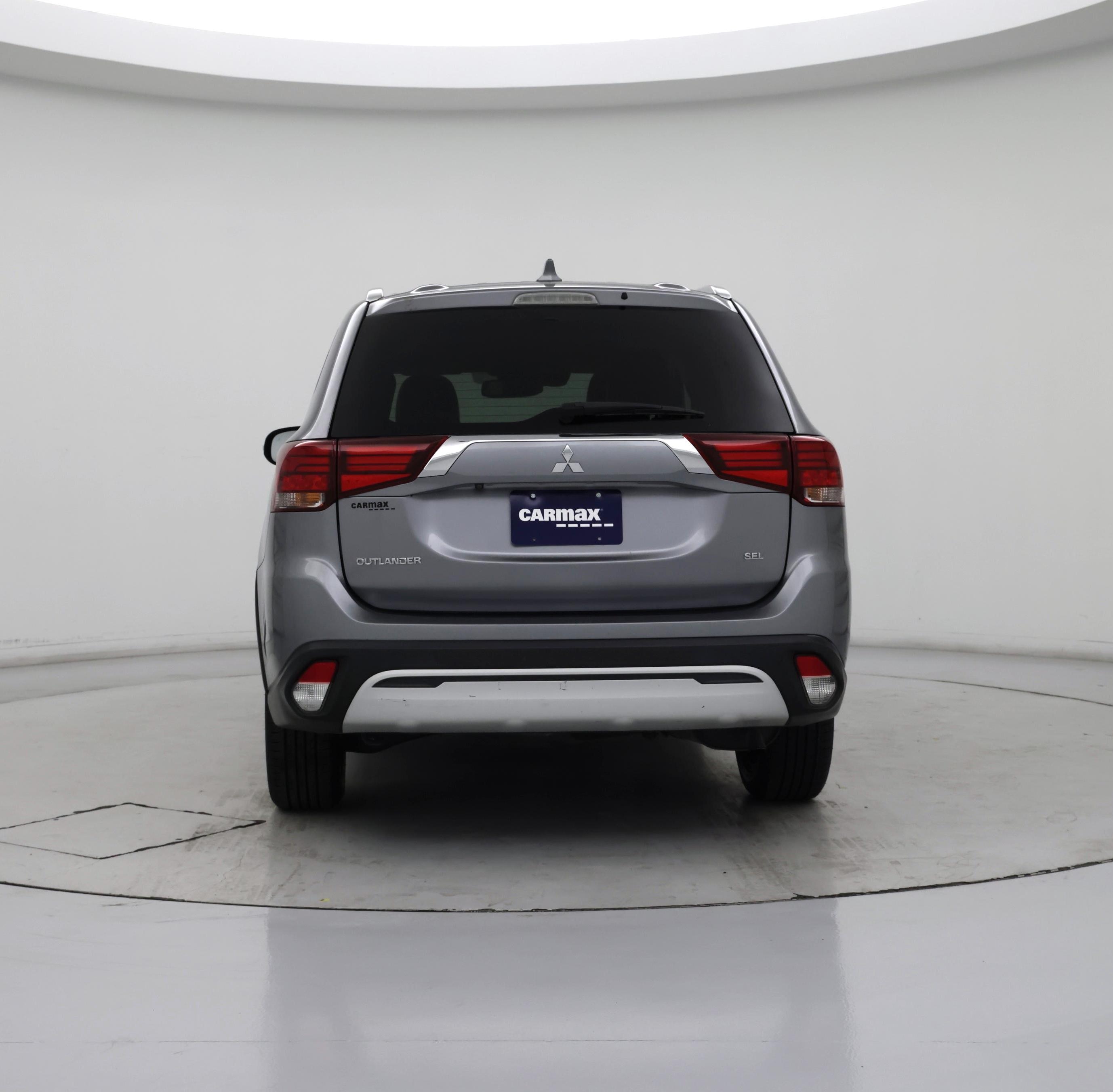 Thumbnail: 2020 Mitsubishi Outlander - 6