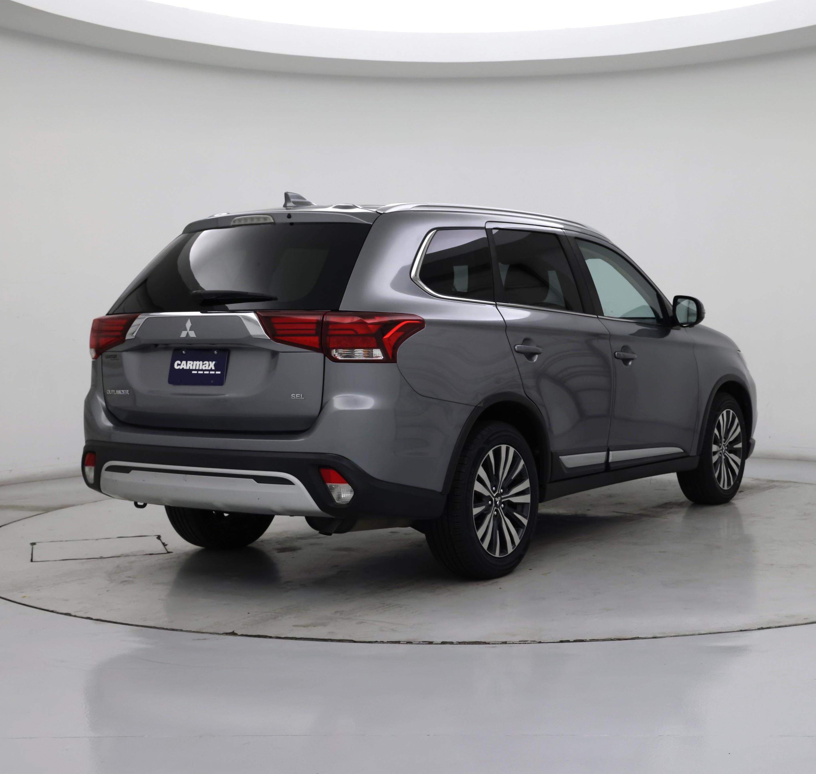 Thumbnail: 2020 Mitsubishi Outlander - 8