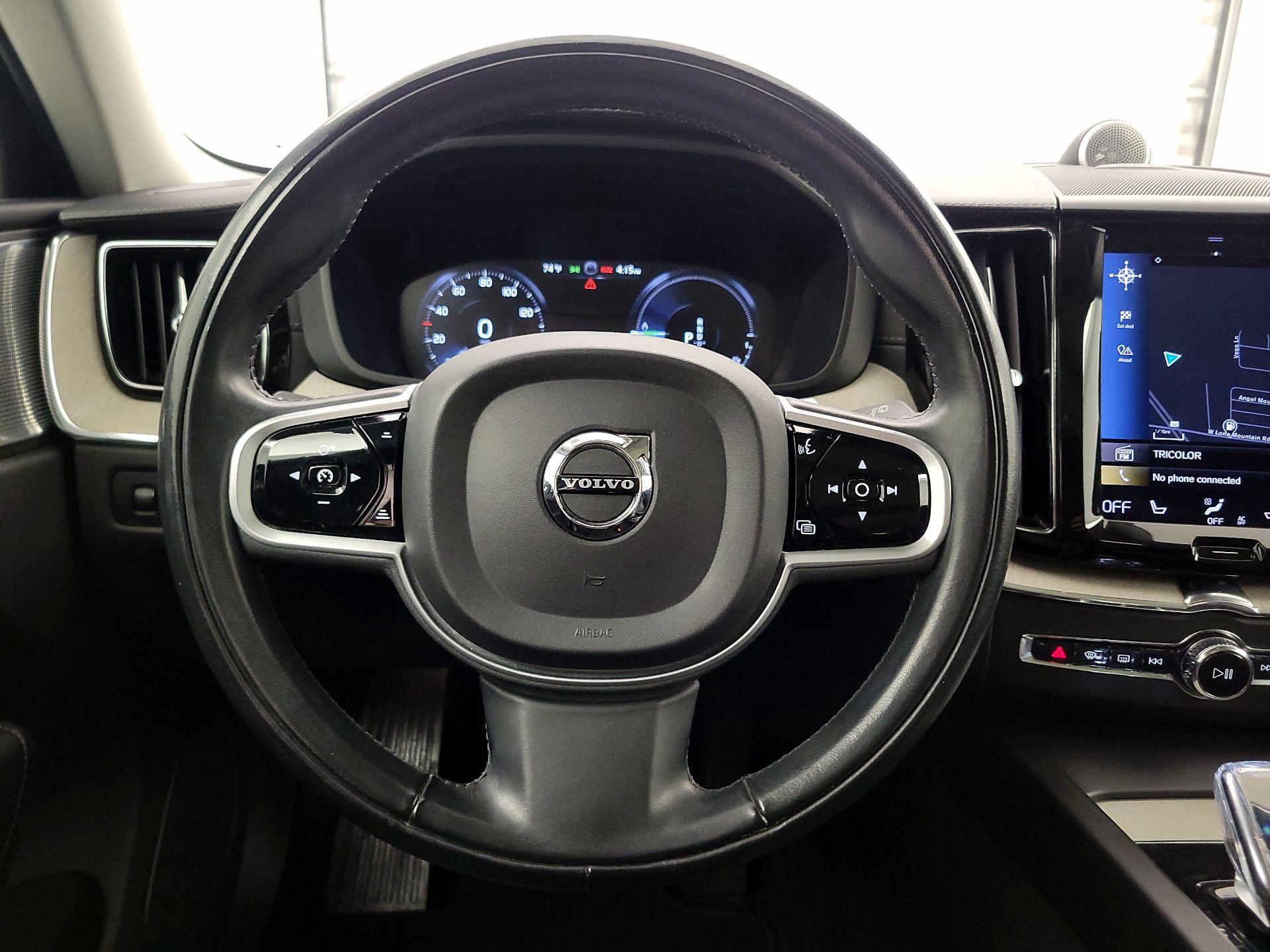 Thumbnail: 2021 Volvo XC60 - 10