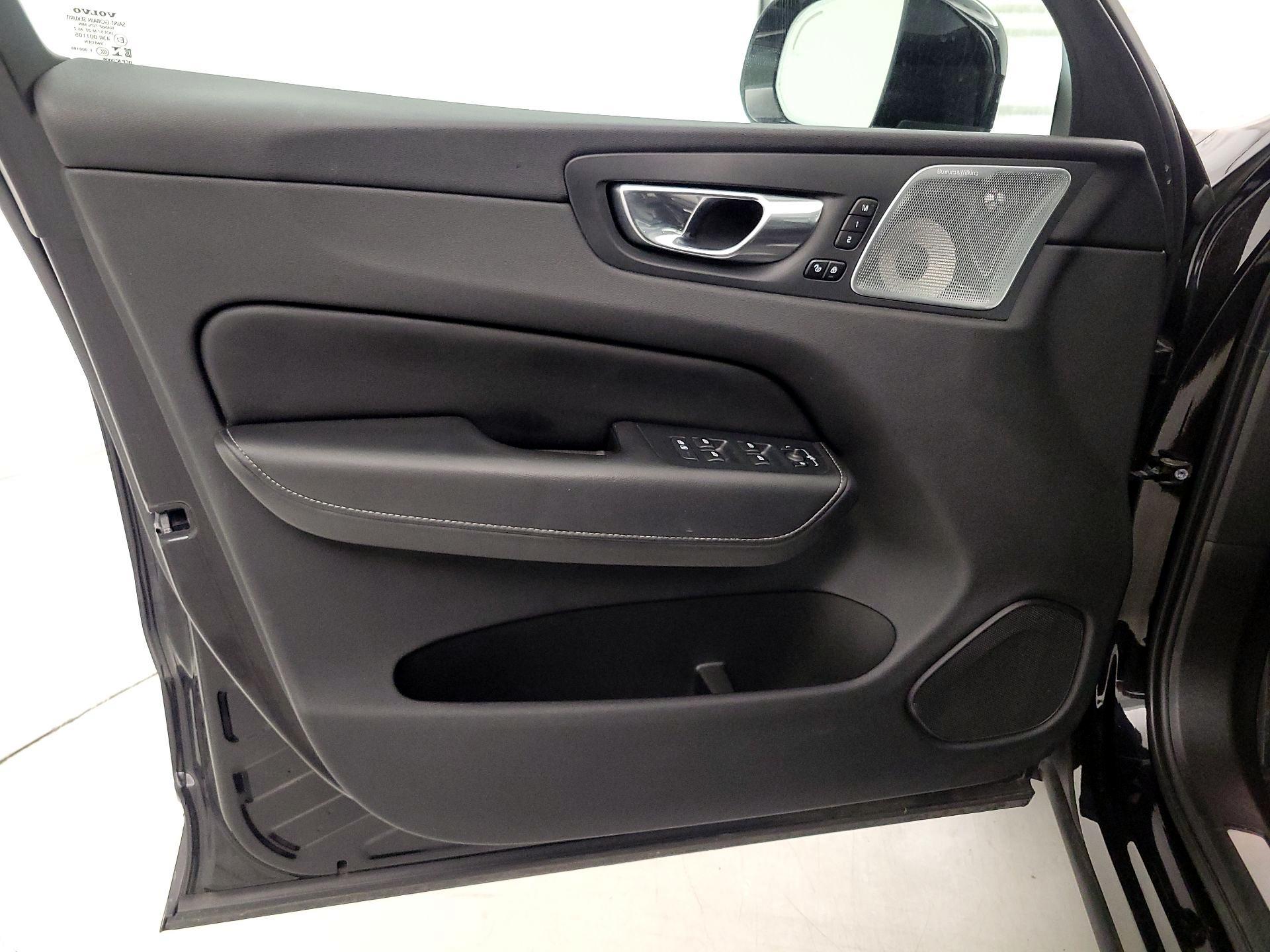 Thumbnail: 2021 Volvo XC60 - 12