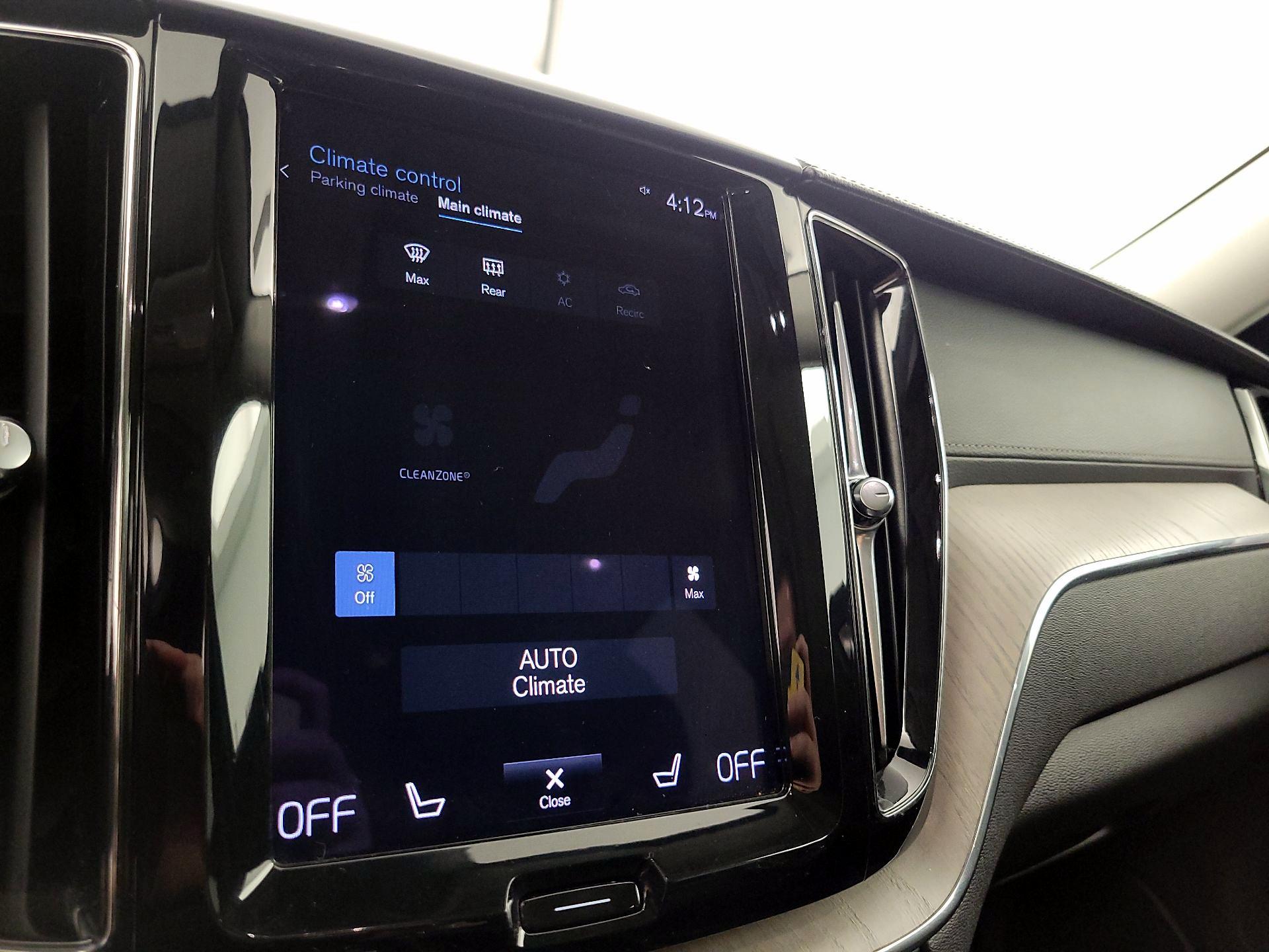 Thumbnail: 2021 Volvo XC60 - 17