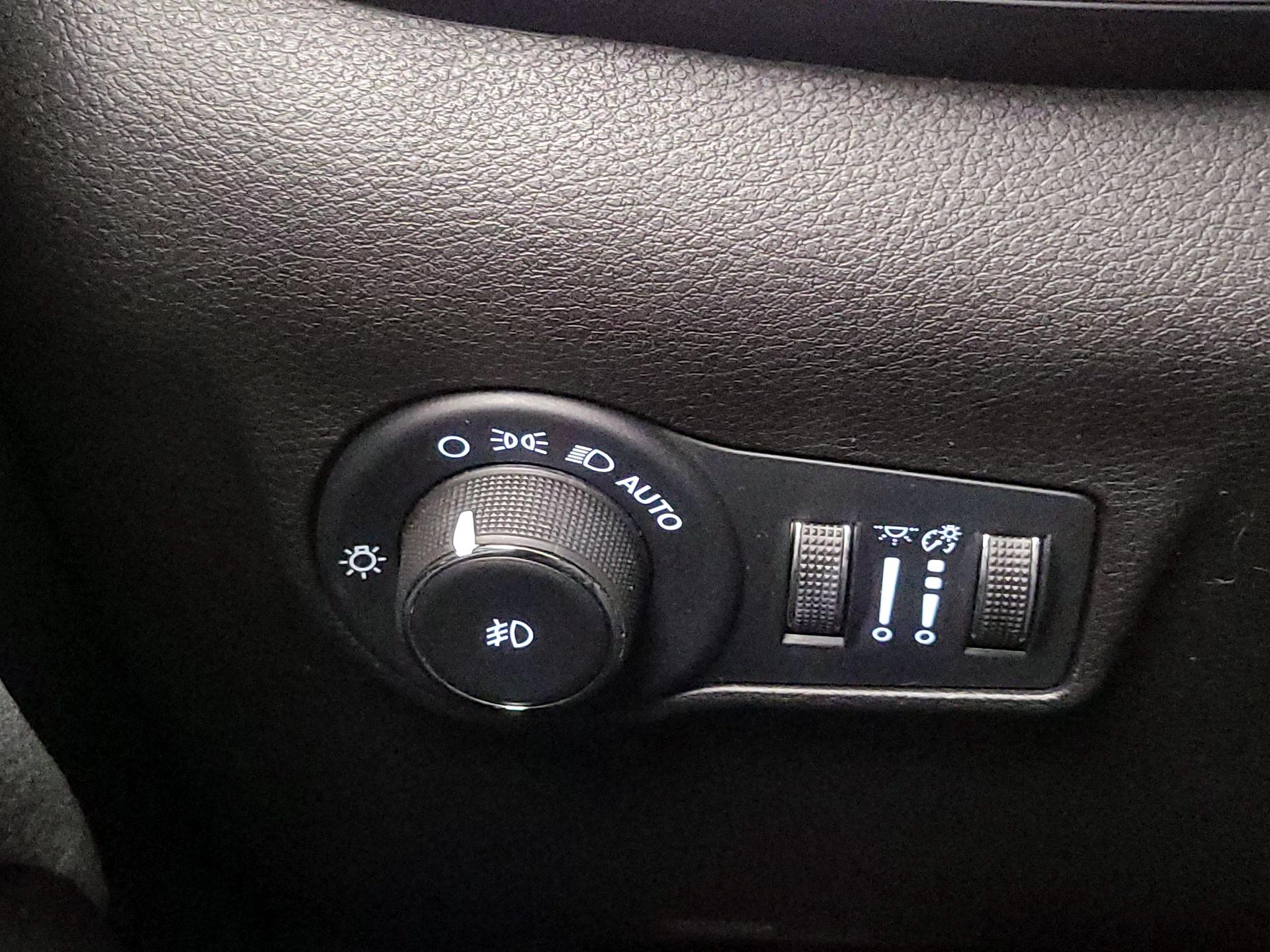 Thumbnail: 2022 Jeep Compass - 13