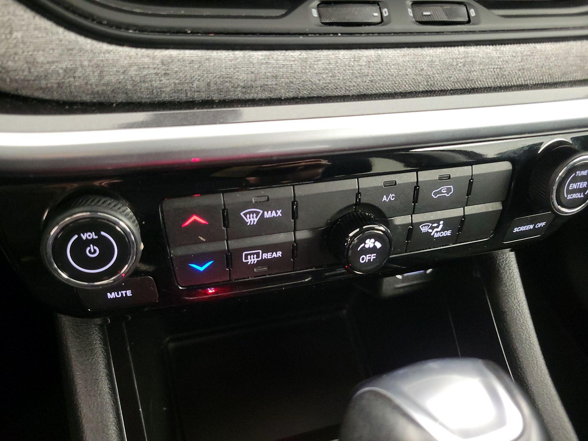 Thumbnail: 2022 Jeep Compass - 16