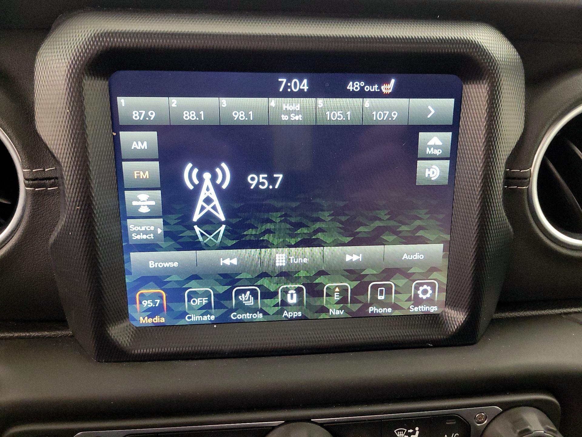 Thumbnail: 2021 Jeep Gladiator - 16