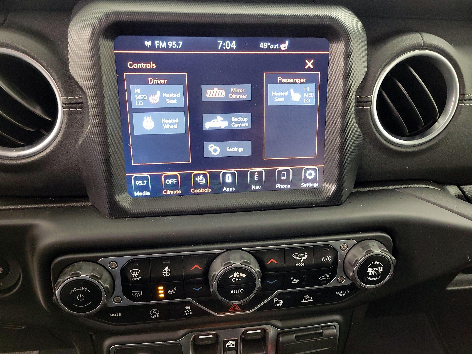 Thumbnail: 2021 Jeep Gladiator - 17