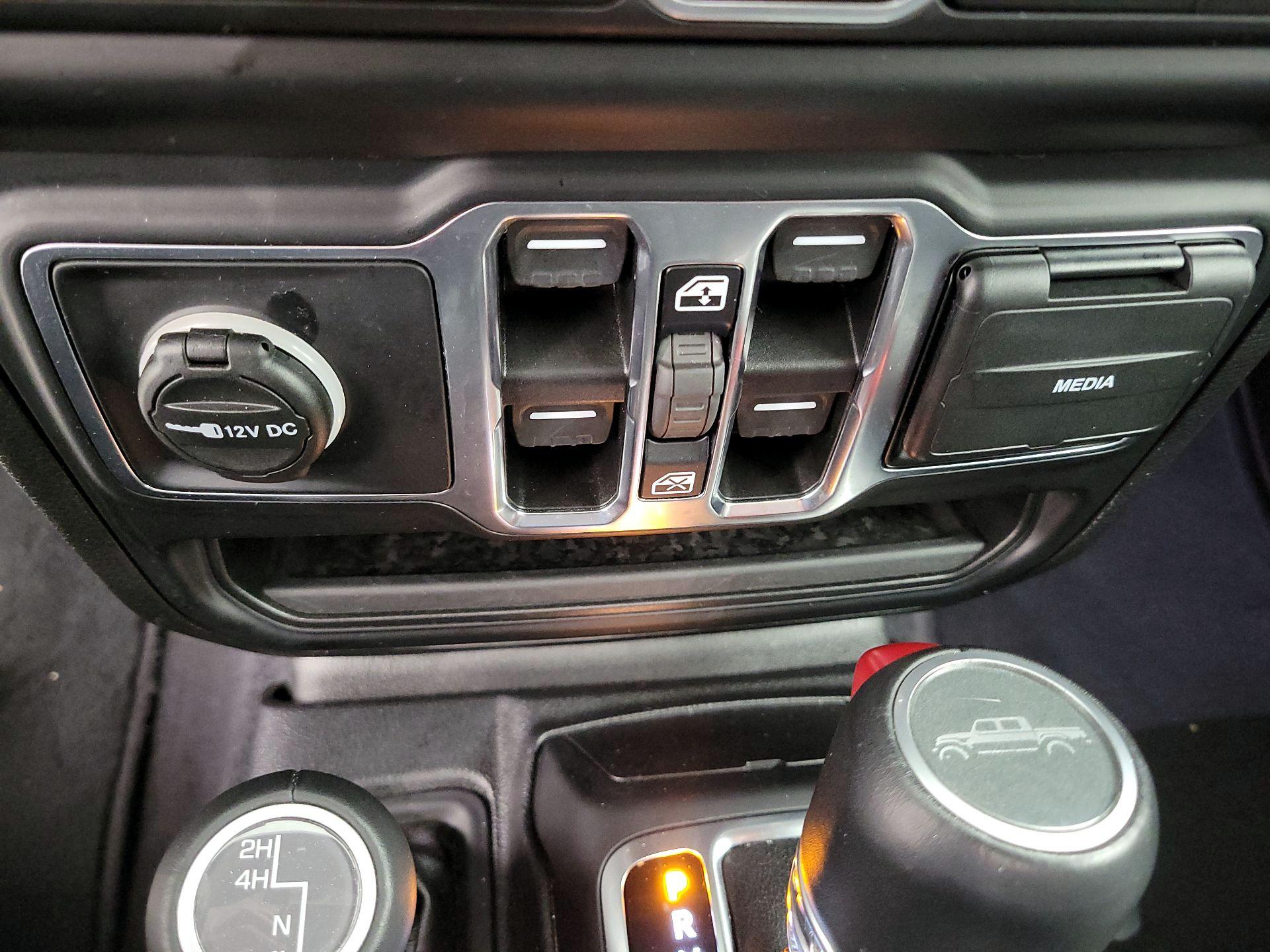 Thumbnail: 2021 Jeep Gladiator - 19