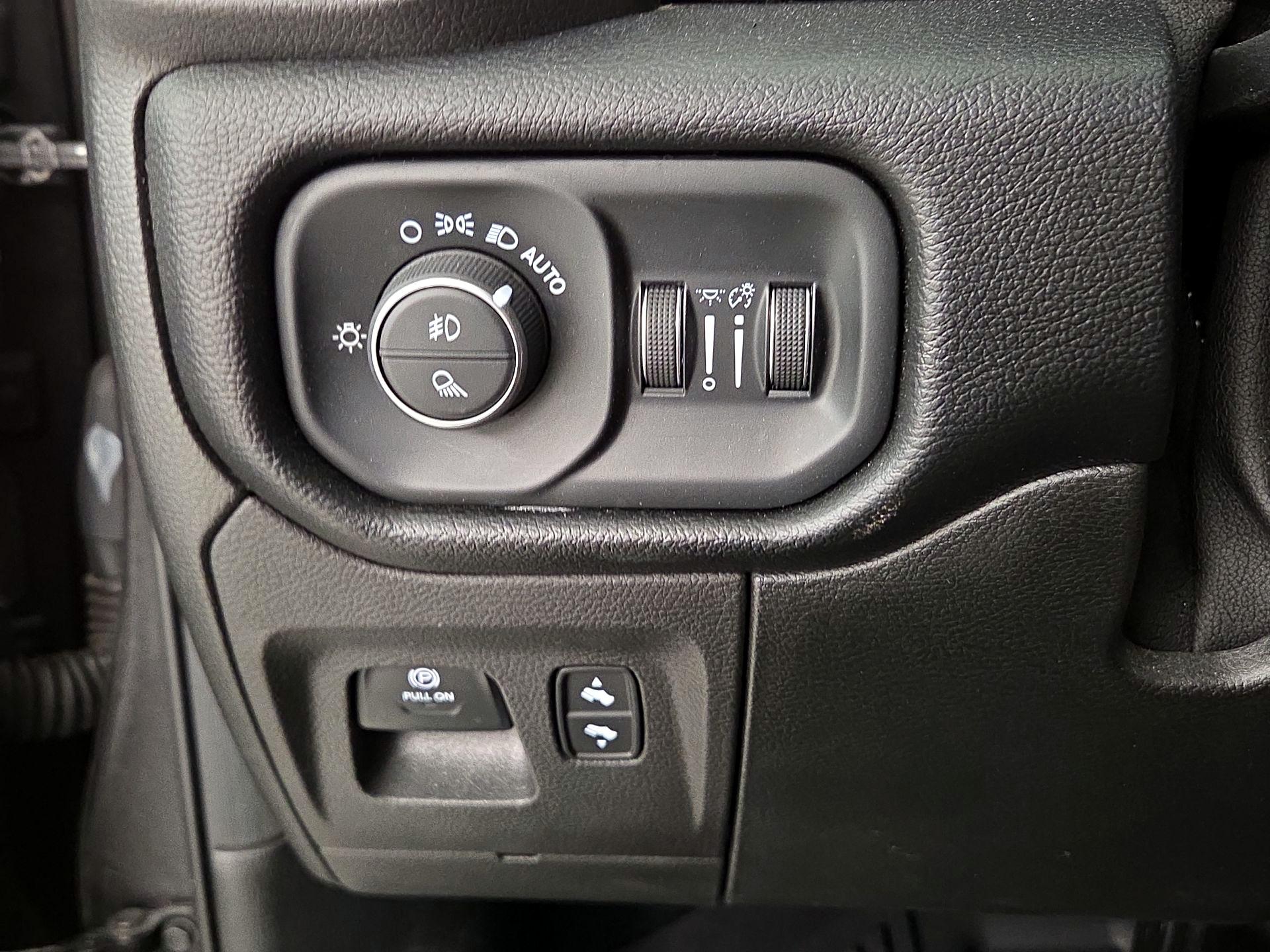 Thumbnail: 2019 RAM 1500 - 13