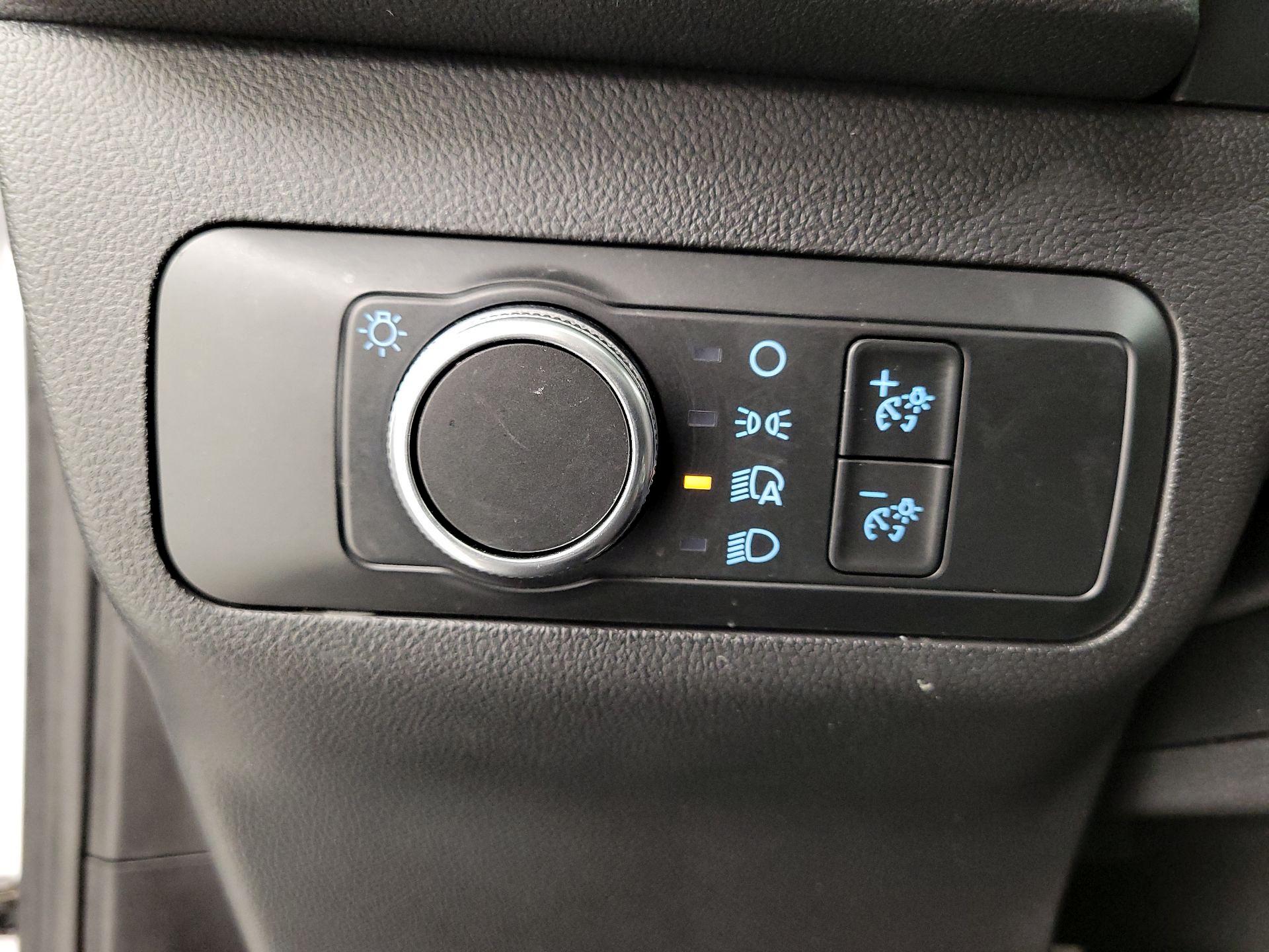 Thumbnail: 2022 Ford Escape - 13