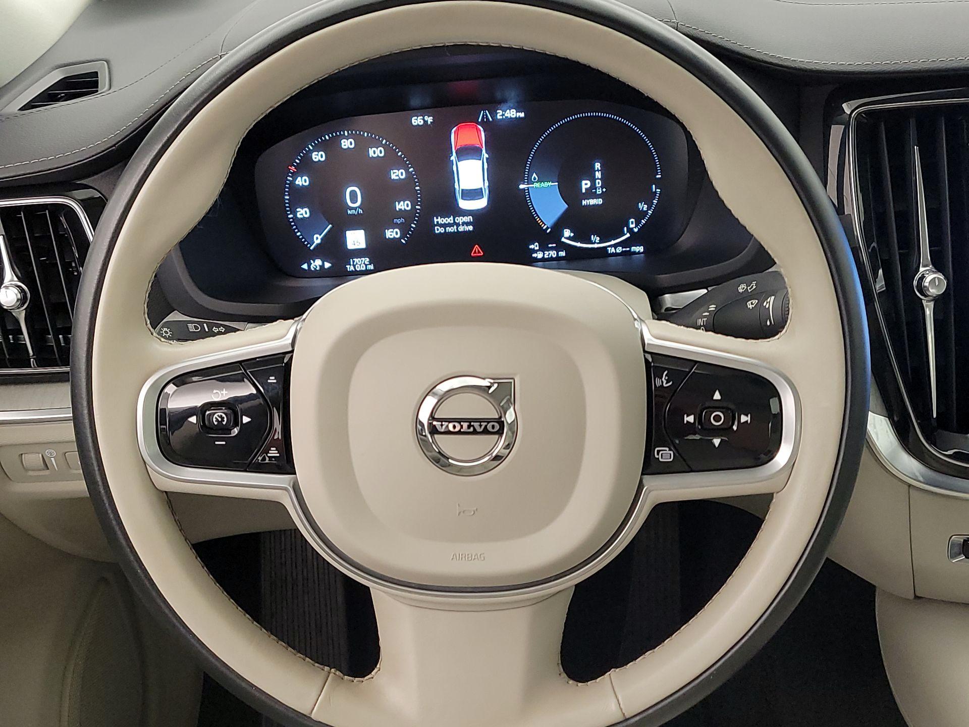 Thumbnail: 2022 Volvo S60 - 10