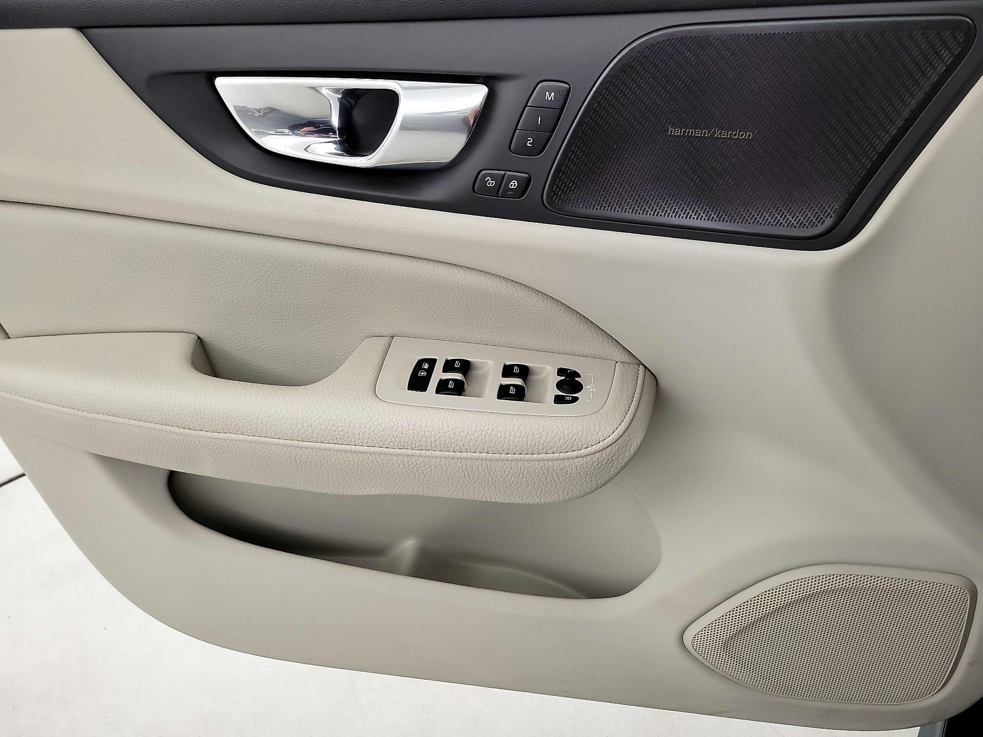 Thumbnail: 2022 Volvo S60 - 12