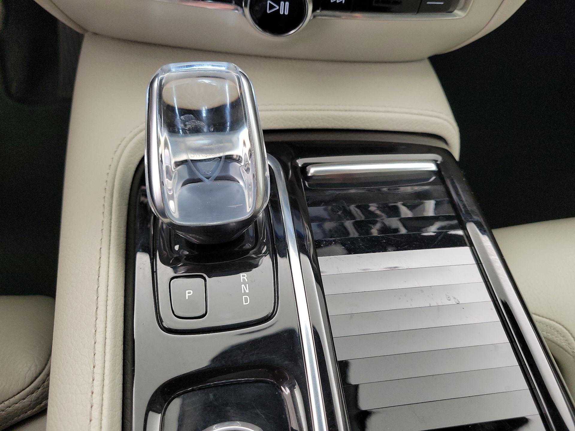 Thumbnail: 2022 Volvo S60 - 18