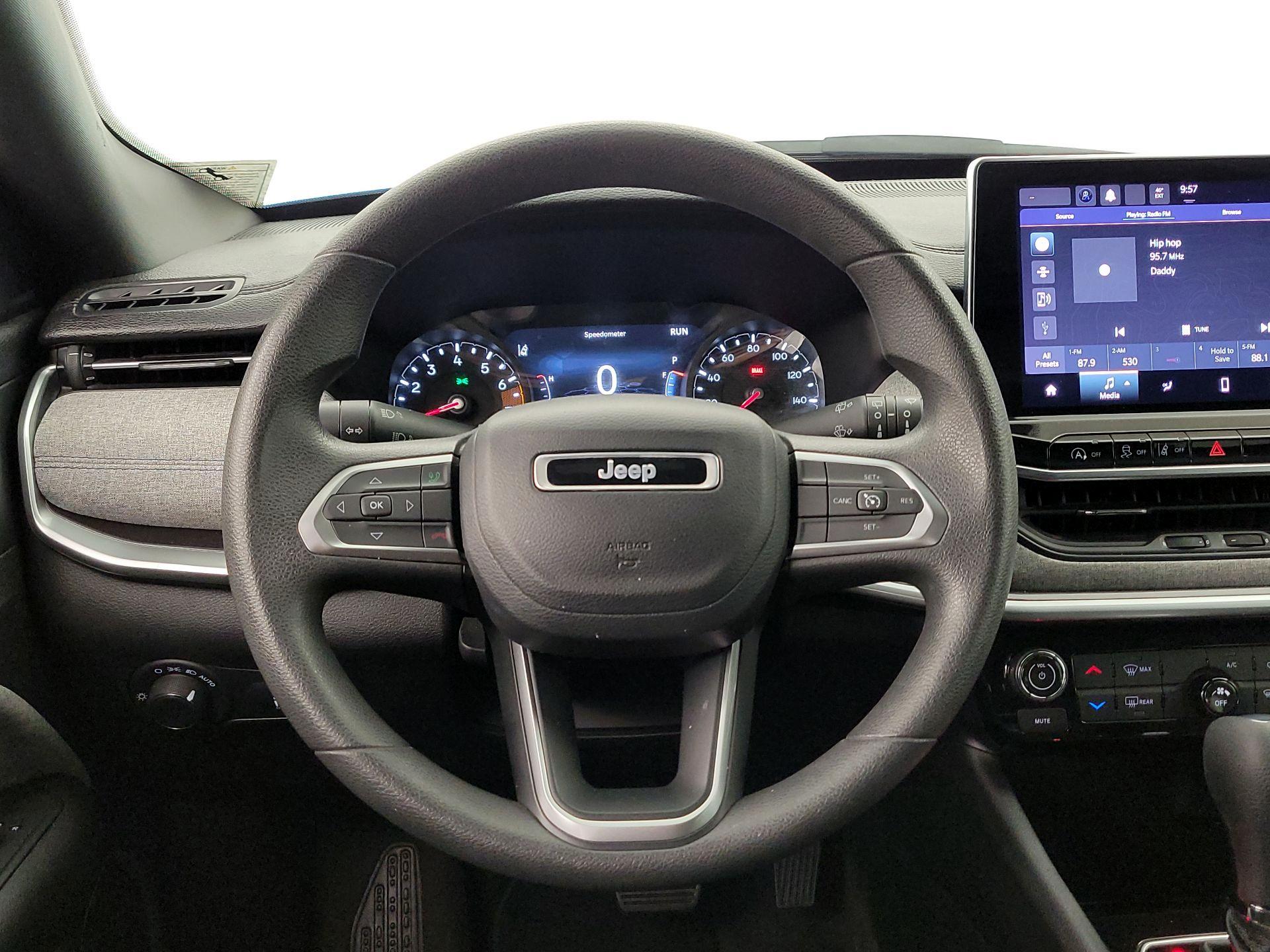 Thumbnail: 2023 Jeep Compass - 10