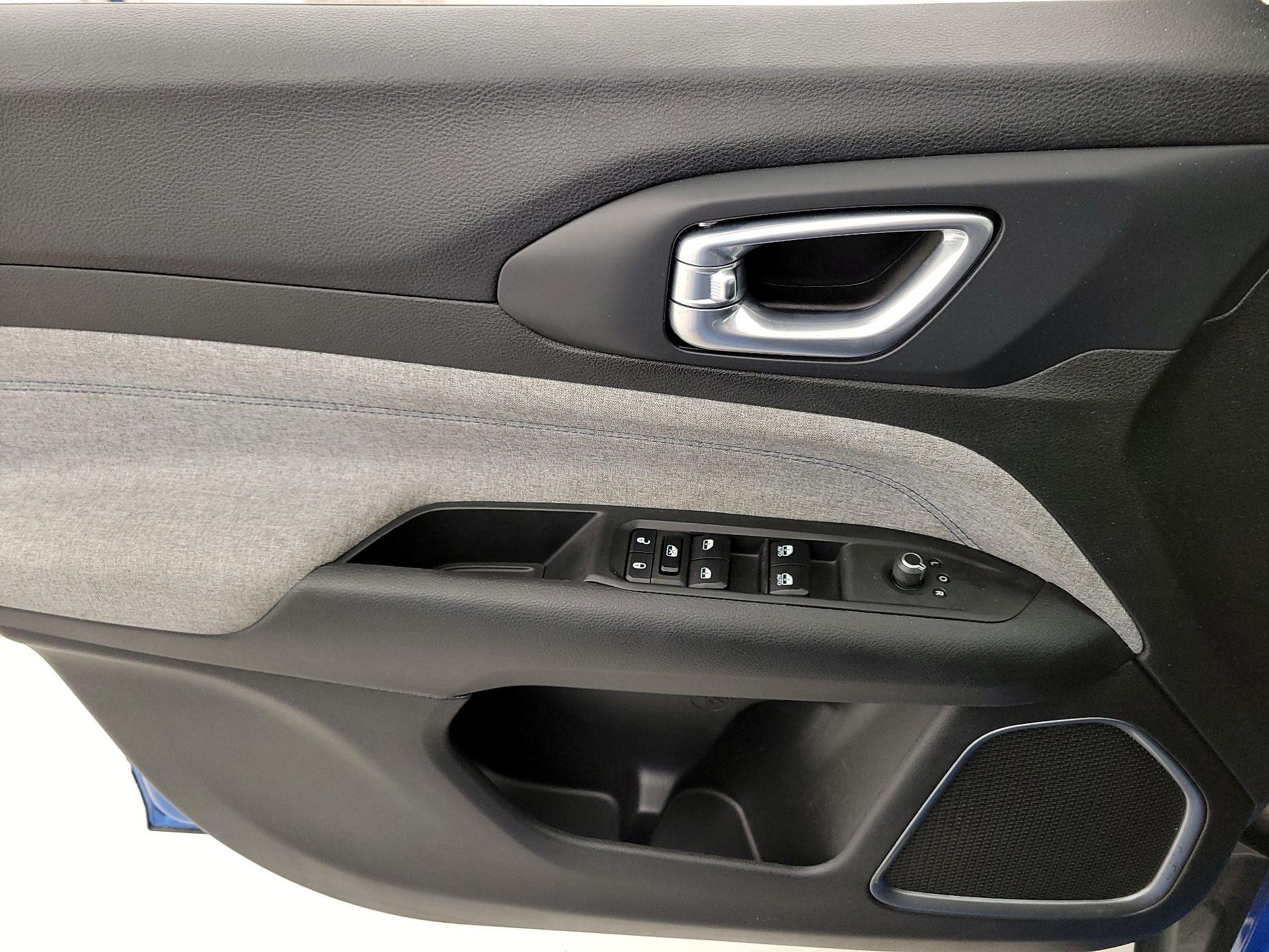 Thumbnail: 2023 Jeep Compass - 12