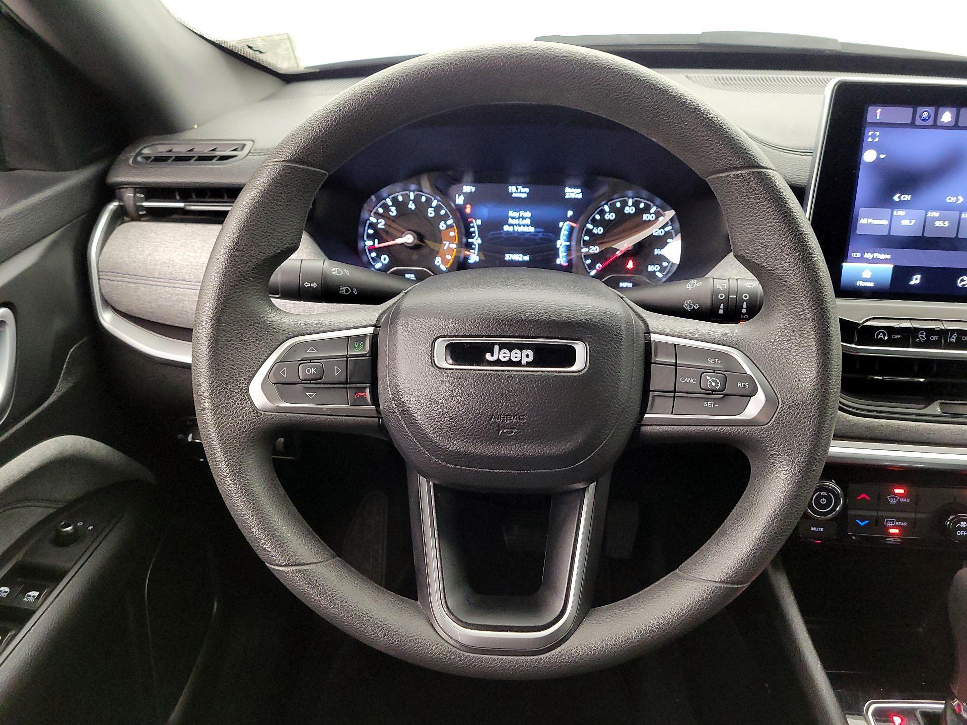 Thumbnail: 2023 Jeep Compass - 10